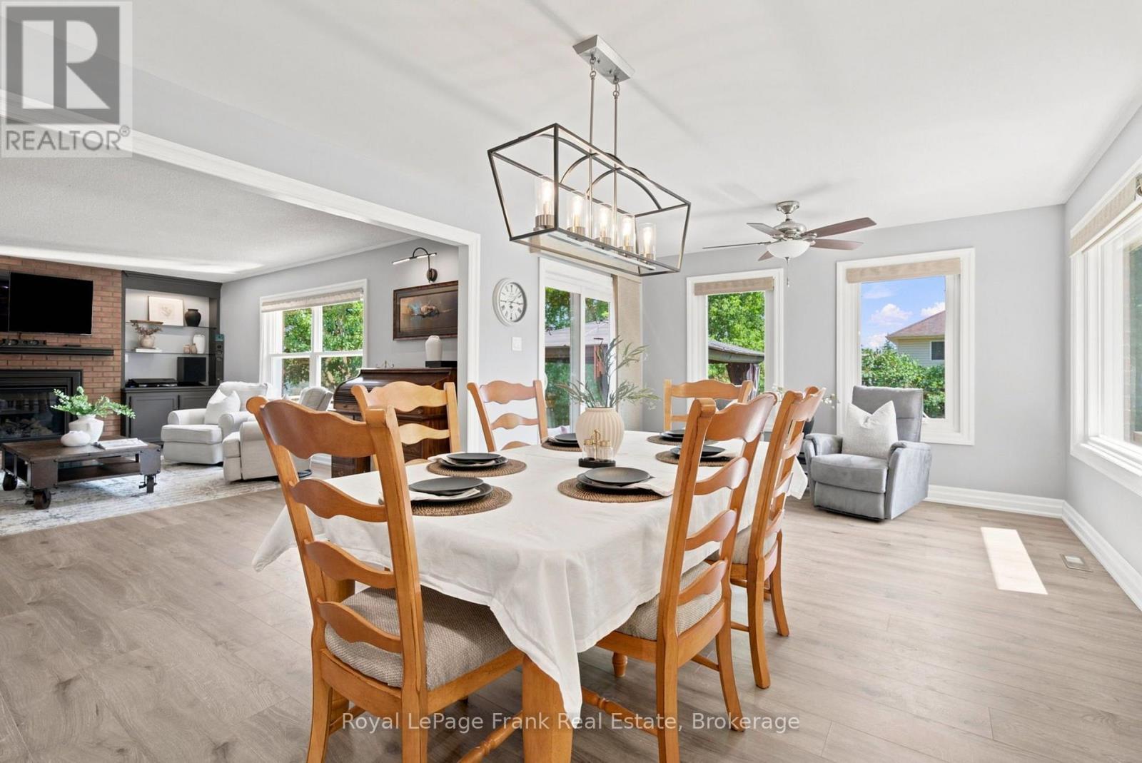 47 South Beech Street, Uxbridge, ON - Indoor Photo Showing Dining Room