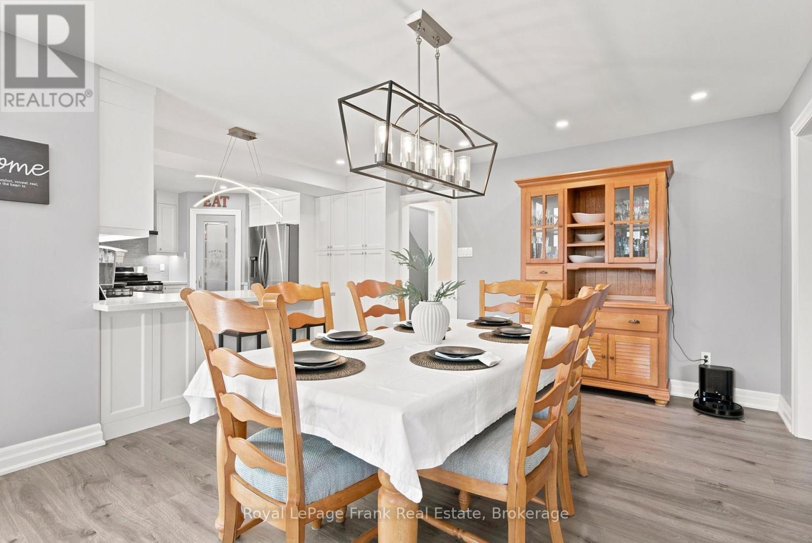 47 South Beech Street, Uxbridge, ON - Indoor Photo Showing Dining Room