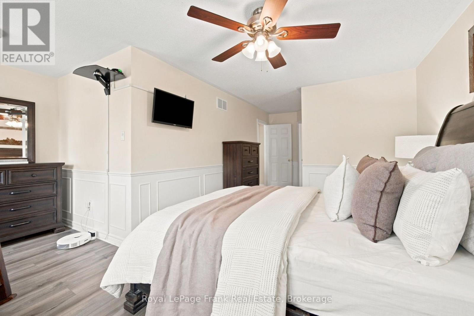 47 South Beech Street, Uxbridge, ON - Indoor Photo Showing Bedroom