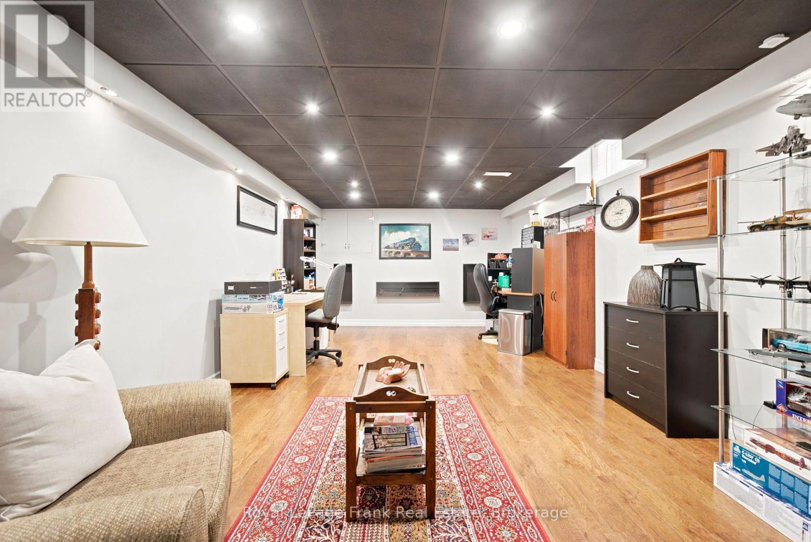 47 South Beech Street, Uxbridge, ON - Indoor