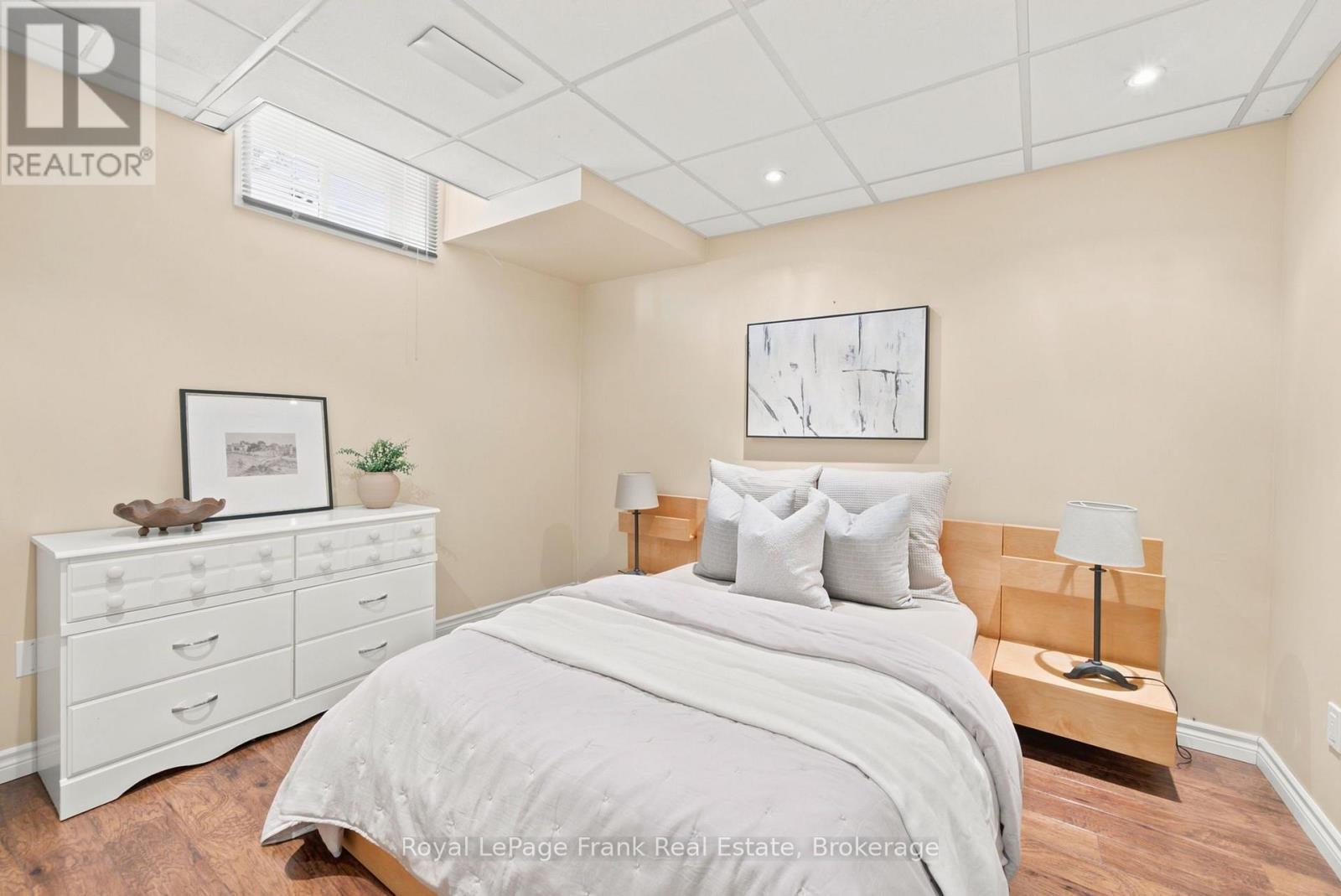 47 South Beech Street, Uxbridge, ON - Indoor Photo Showing Bedroom