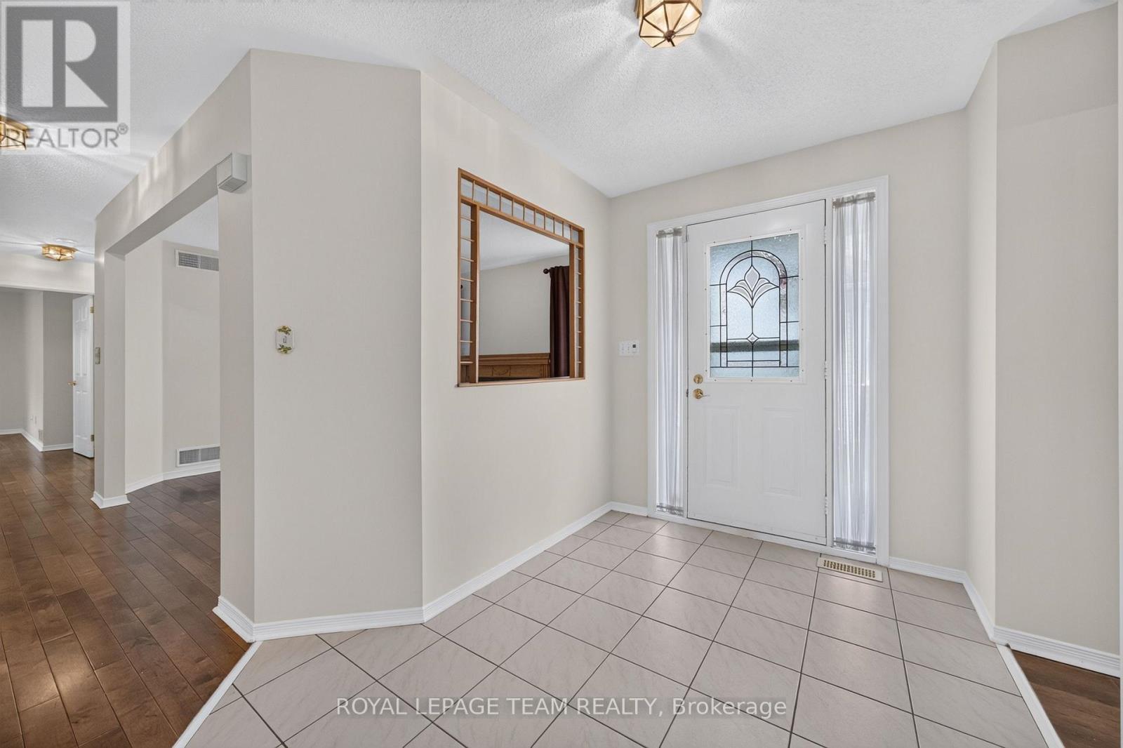 35 Billingham Crescent, Ottawa, ON - Indoor Photo Showing Other Room