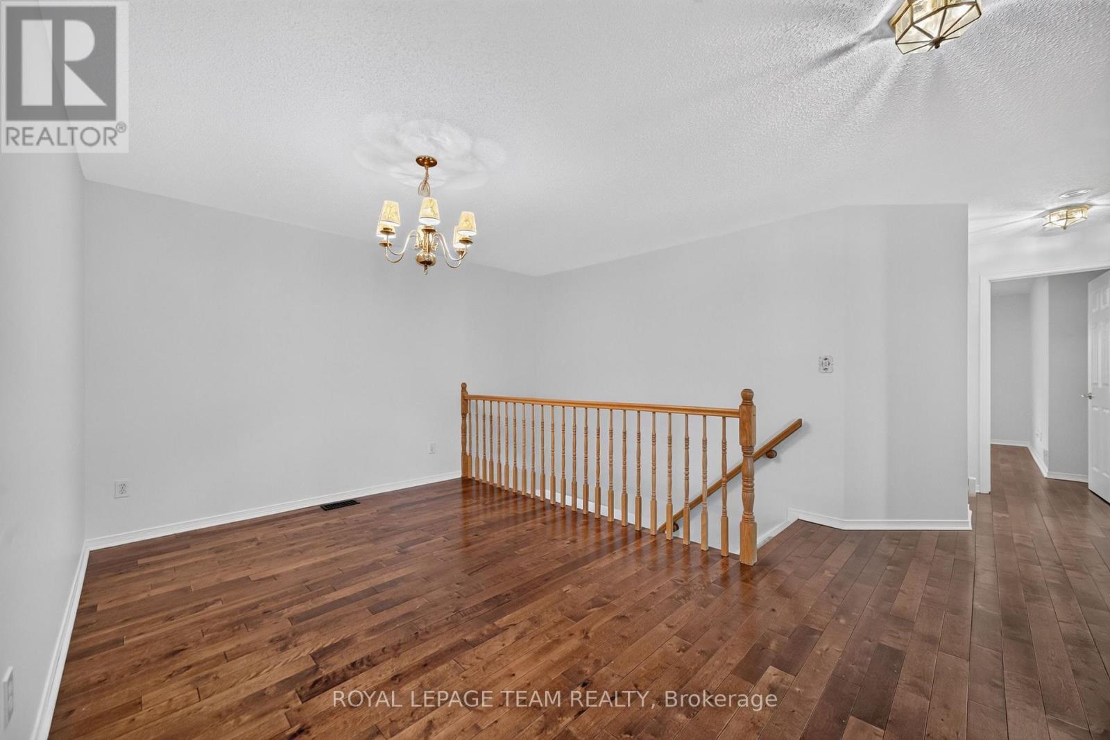 35 Billingham Crescent, Ottawa, ON - Indoor Photo Showing Other Room