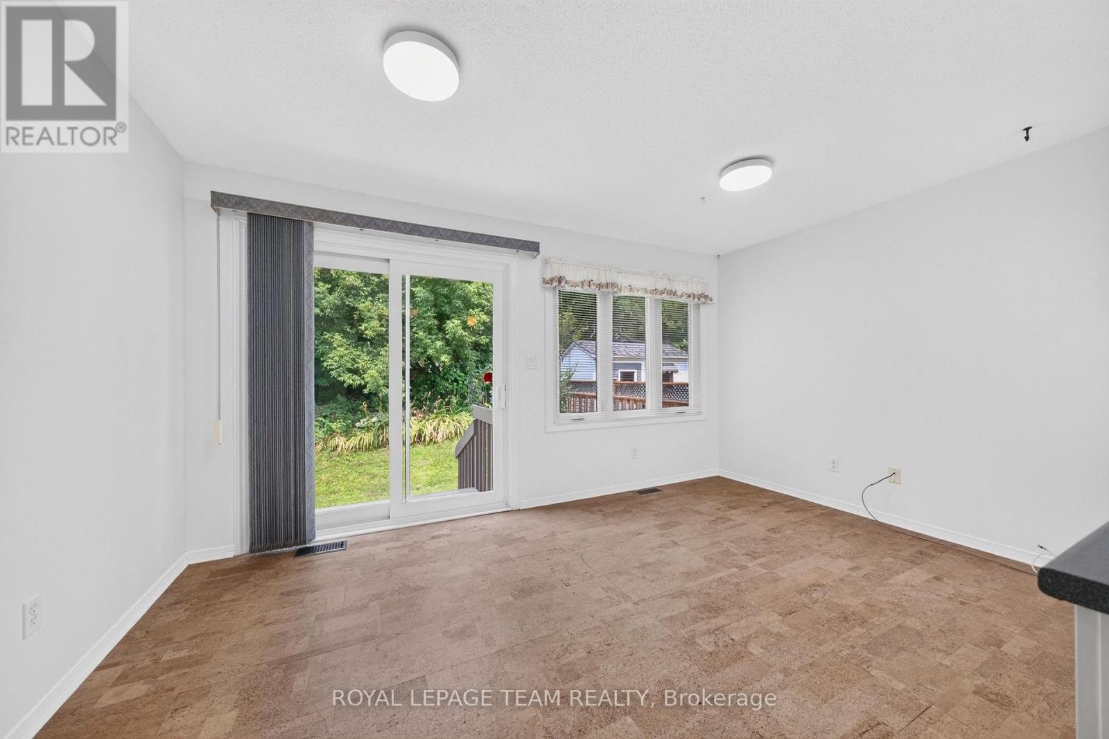 35 Billingham Crescent, Ottawa, ON - Indoor Photo Showing Other Room