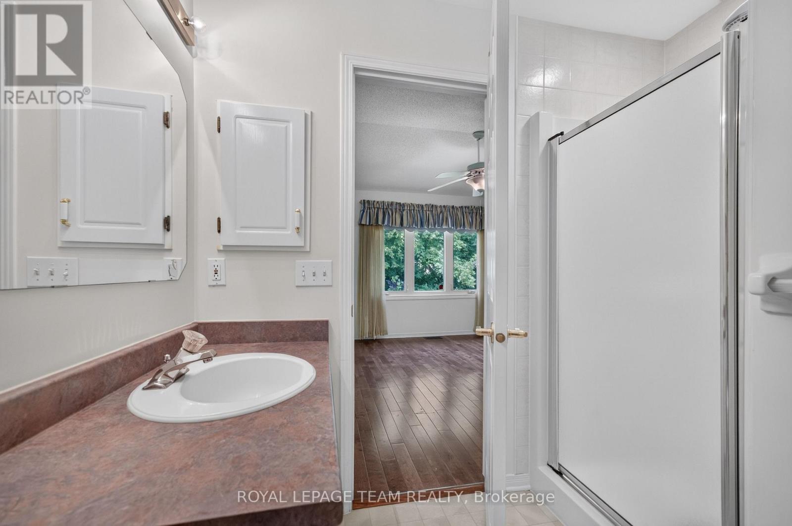 35 Billingham Crescent, Ottawa, ON - Indoor Photo Showing Bathroom