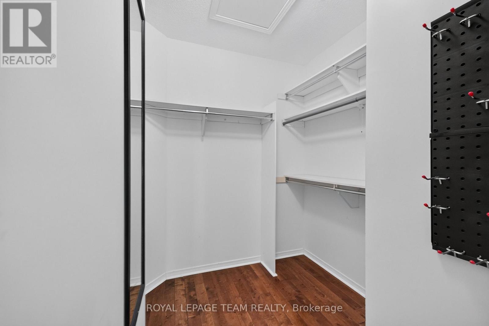 35 Billingham Crescent, Ottawa, ON - Indoor With Storage