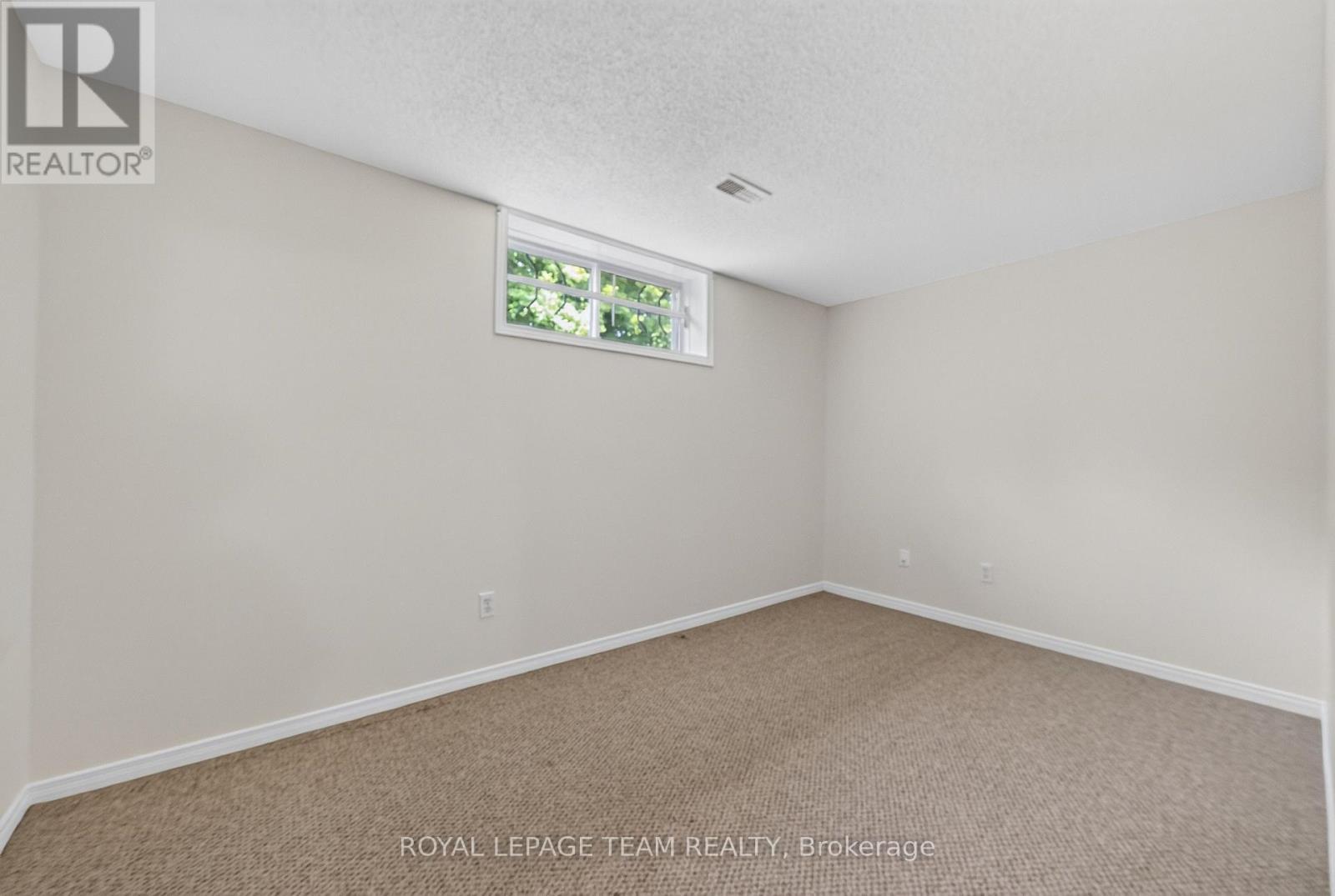 35 Billingham Crescent, Ottawa, ON - Indoor Photo Showing Other Room