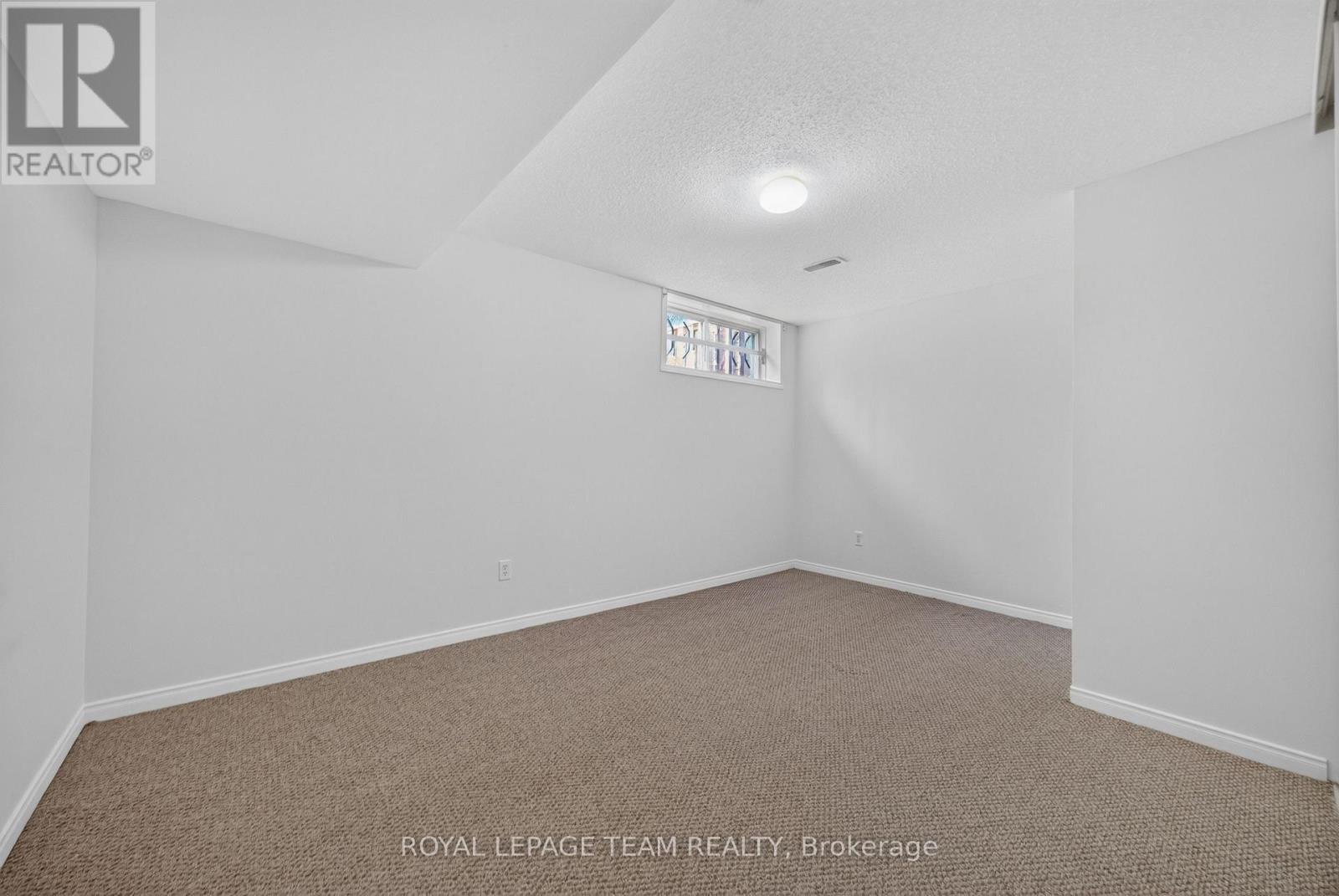 35 Billingham Crescent, Ottawa, ON - Indoor Photo Showing Other Room