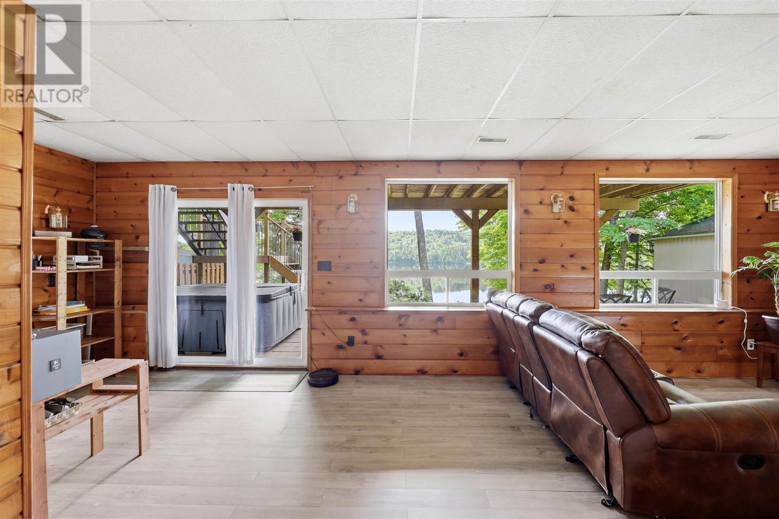 63 Heyden Lake Rd, Aweres, ON - Indoor