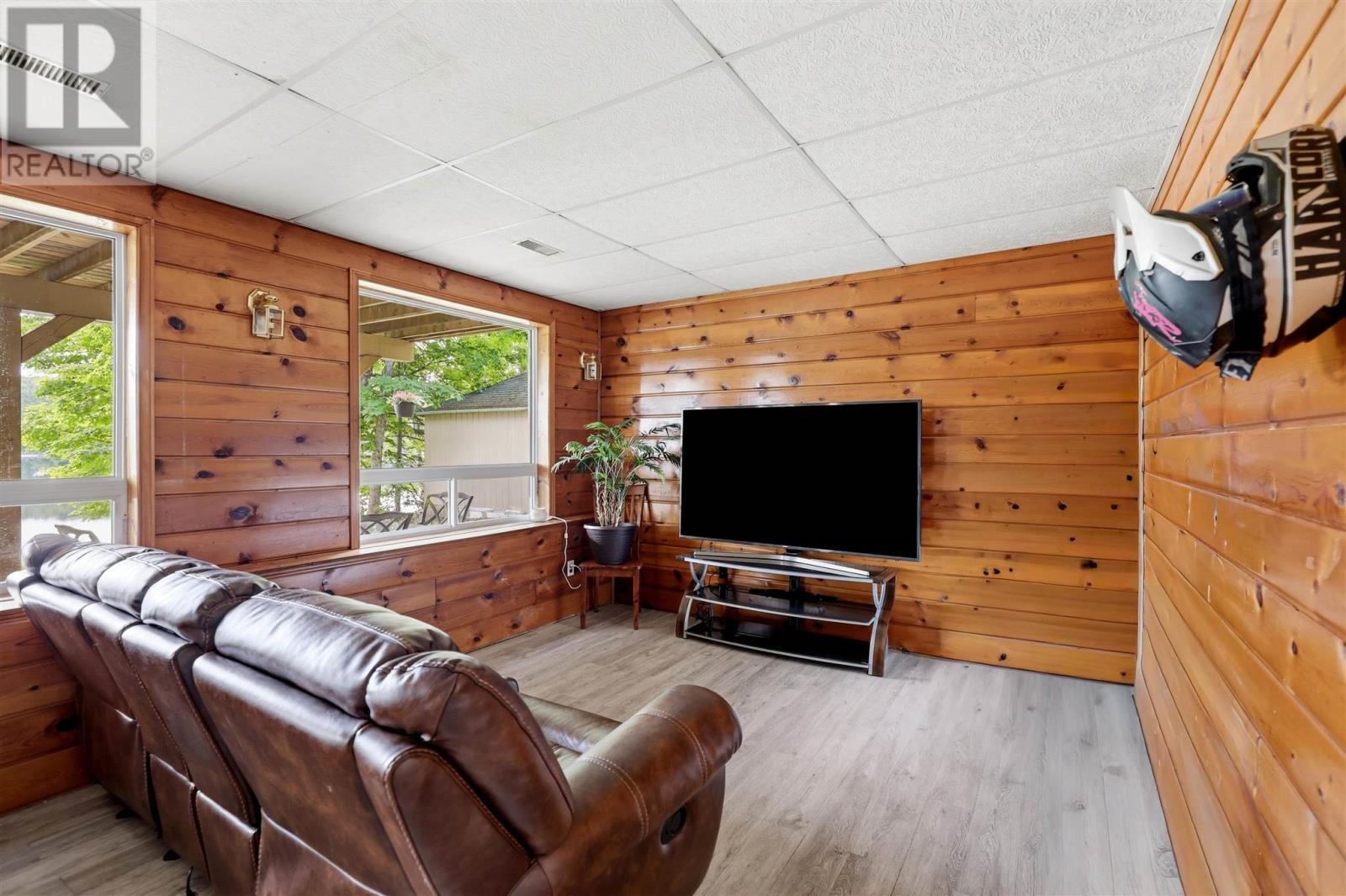 63 Heyden Lake Rd, Aweres, ON - Indoor