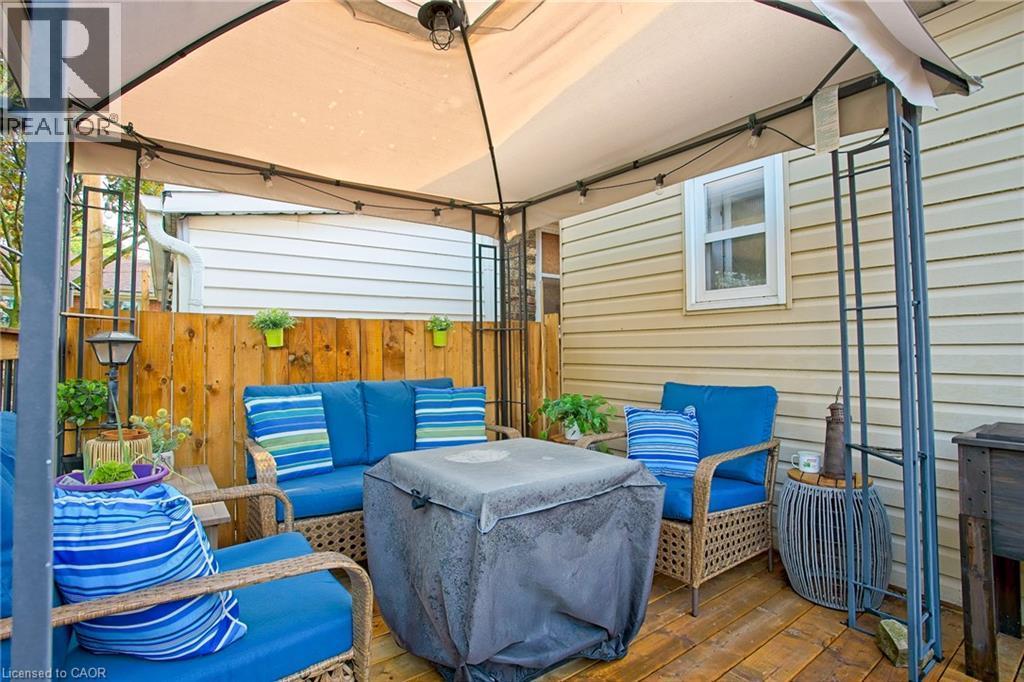 34 Poplar Avenue, Hamilton, ON - Outdoor With Deck Patio Veranda With Exterior