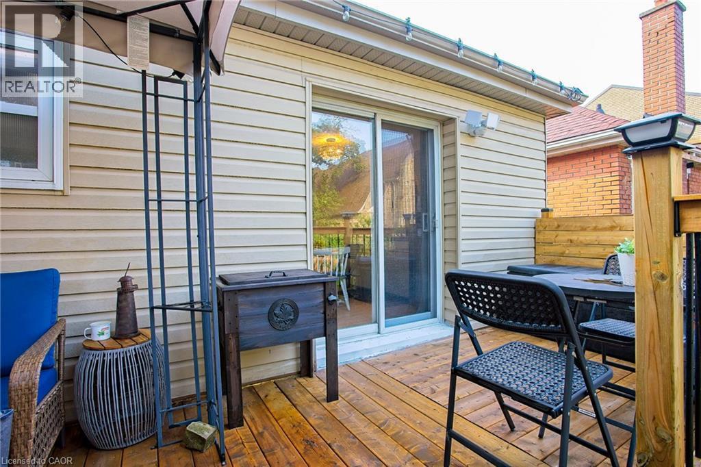 34 Poplar Avenue, Hamilton, ON - Outdoor With Deck Patio Veranda With Exterior