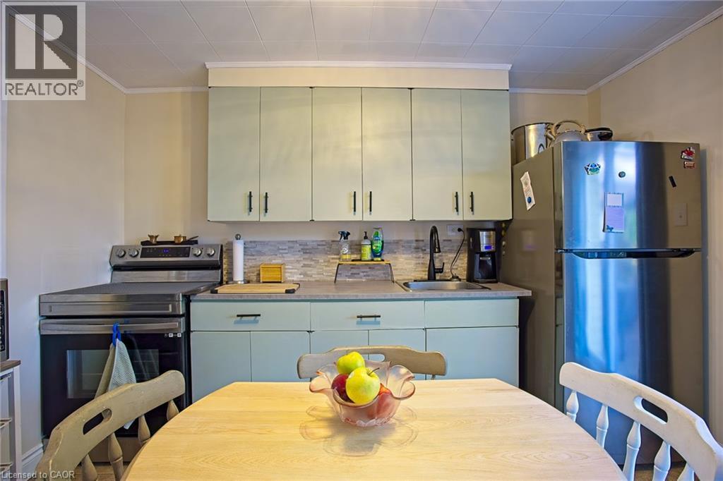 34 Poplar Avenue, Hamilton, ON - Indoor