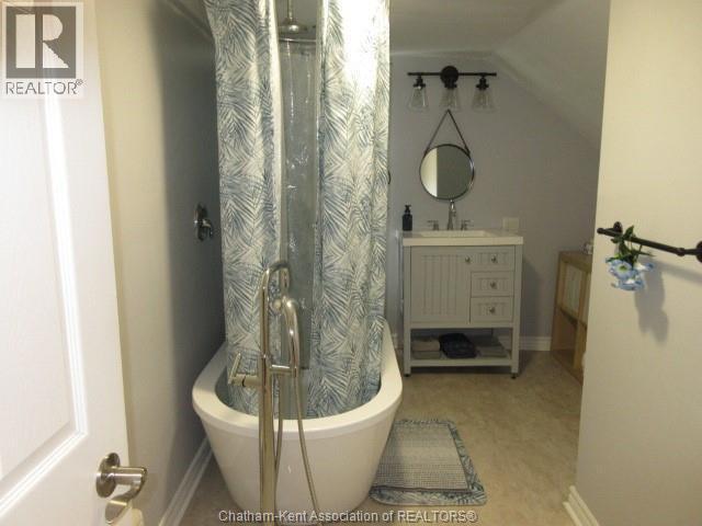 43 Hannibal Street, Blenheim, ON - Indoor Photo Showing Bathroom
