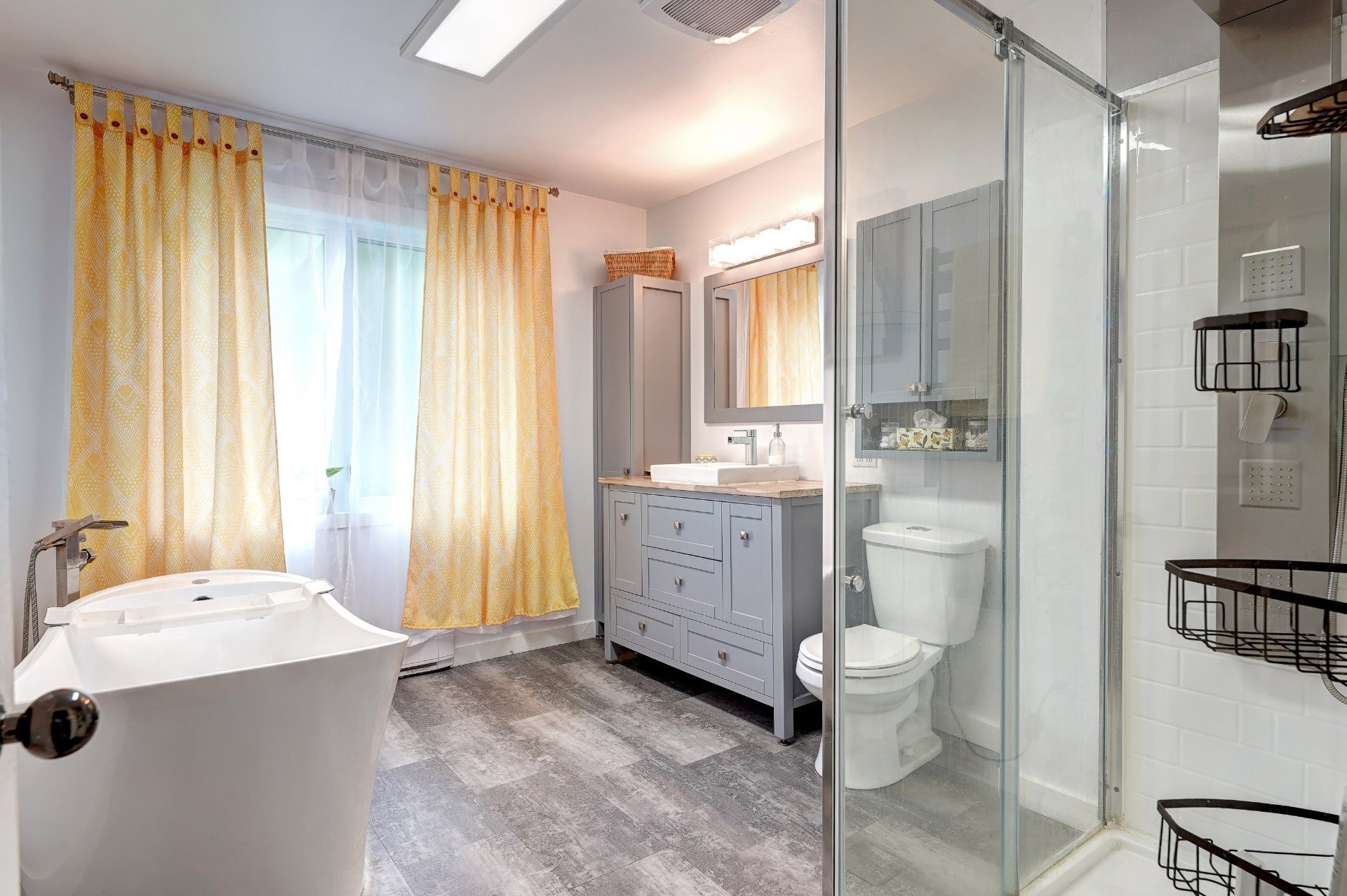 Bathroom - 3140 26E Rue, Laval (Laval-Ouest), QC - Indoor Photo Showing Bathroom