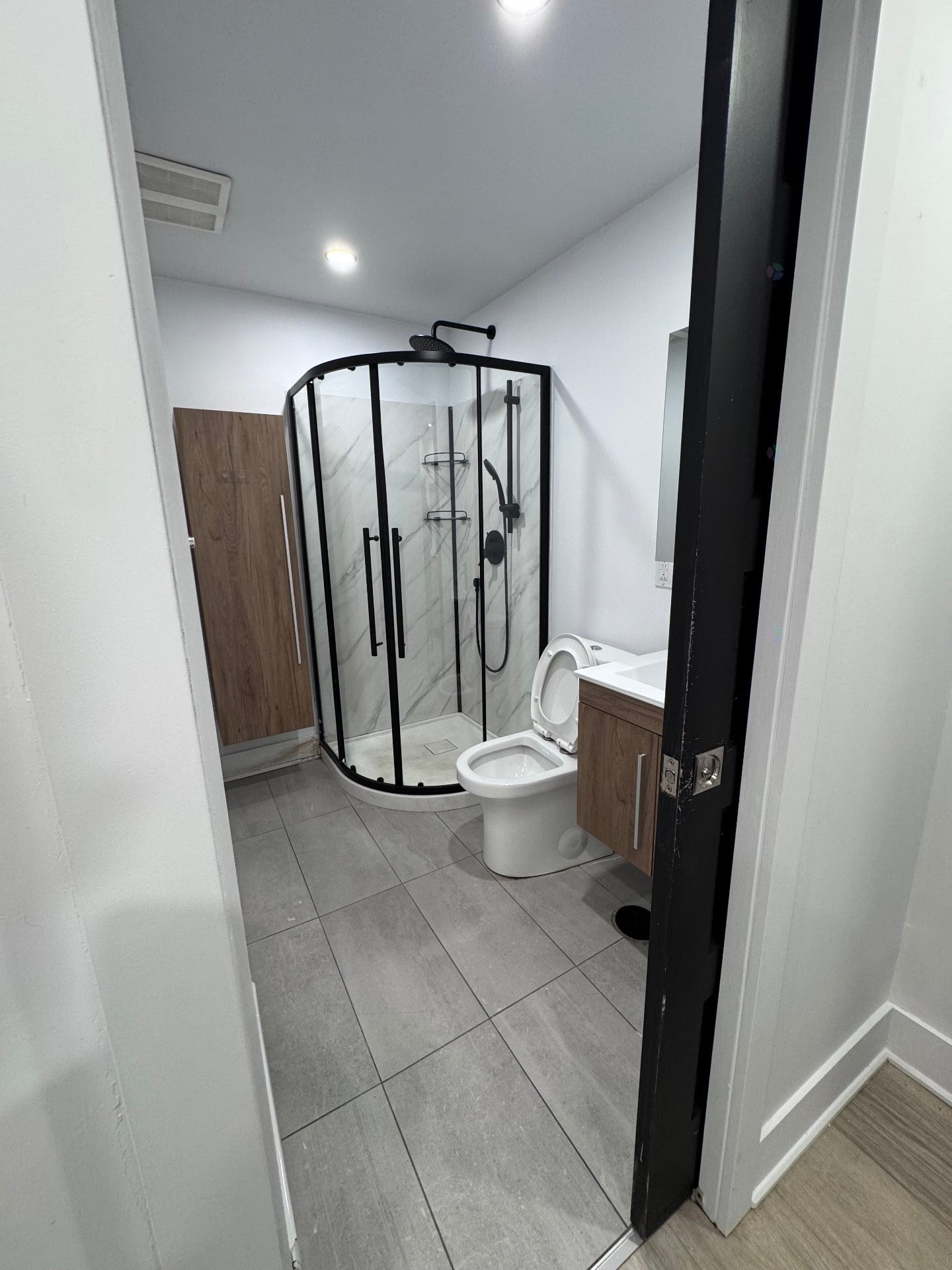Bathroom - 2-8950 Boul. St-Laurent, Montréal (Ahuntsic-Cartierville), QC - Indoor