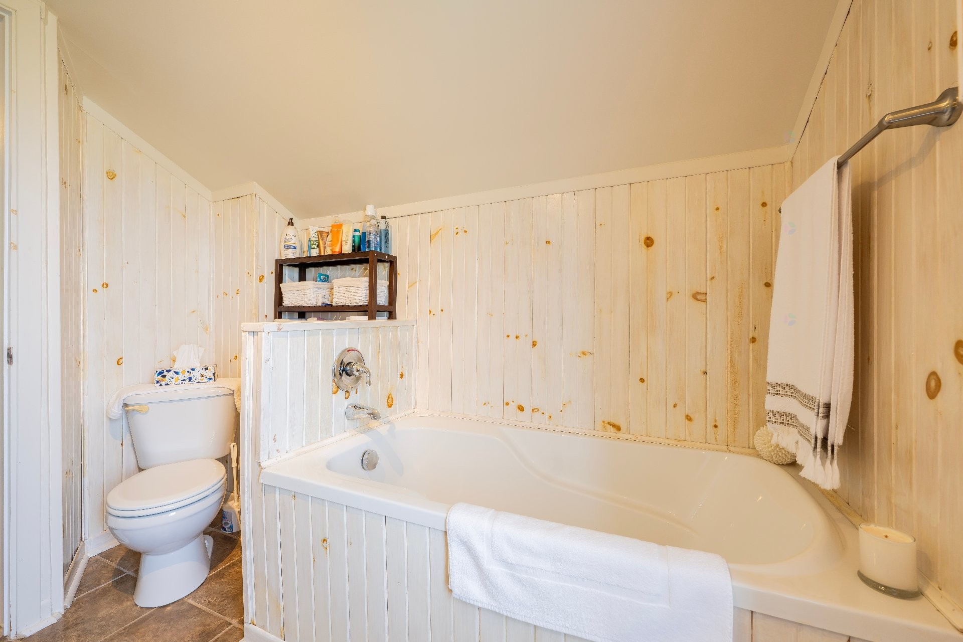 Bathroom - 604 Ch. Des Caps, Les Îles-De-La-Madeleine, QC - Indoor Photo Showing Bathroom
