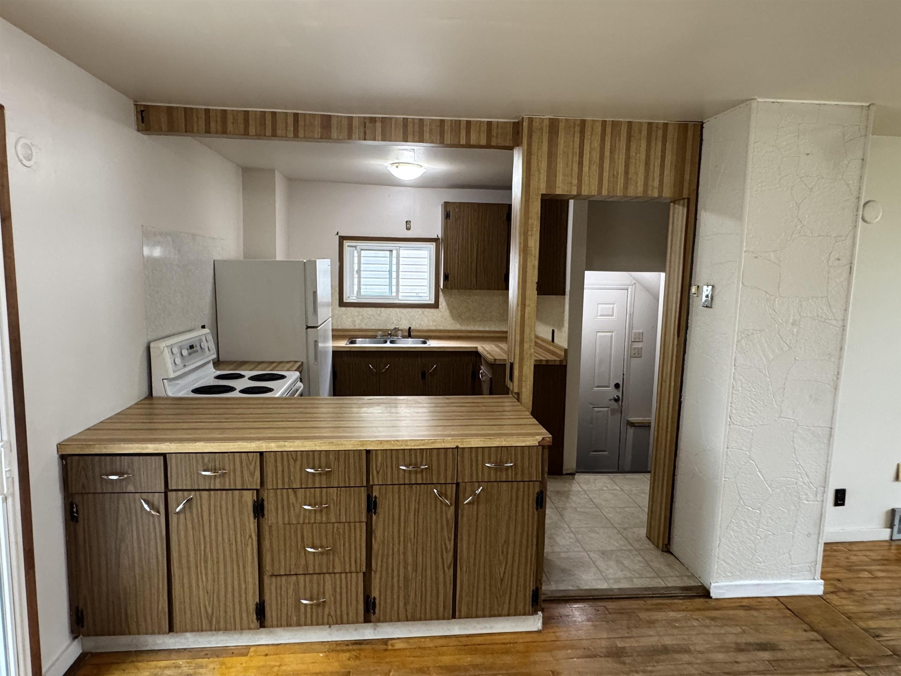 94 Empress Ave. S., Thunder Bay, ON - Indoor Photo Showing Kitchen