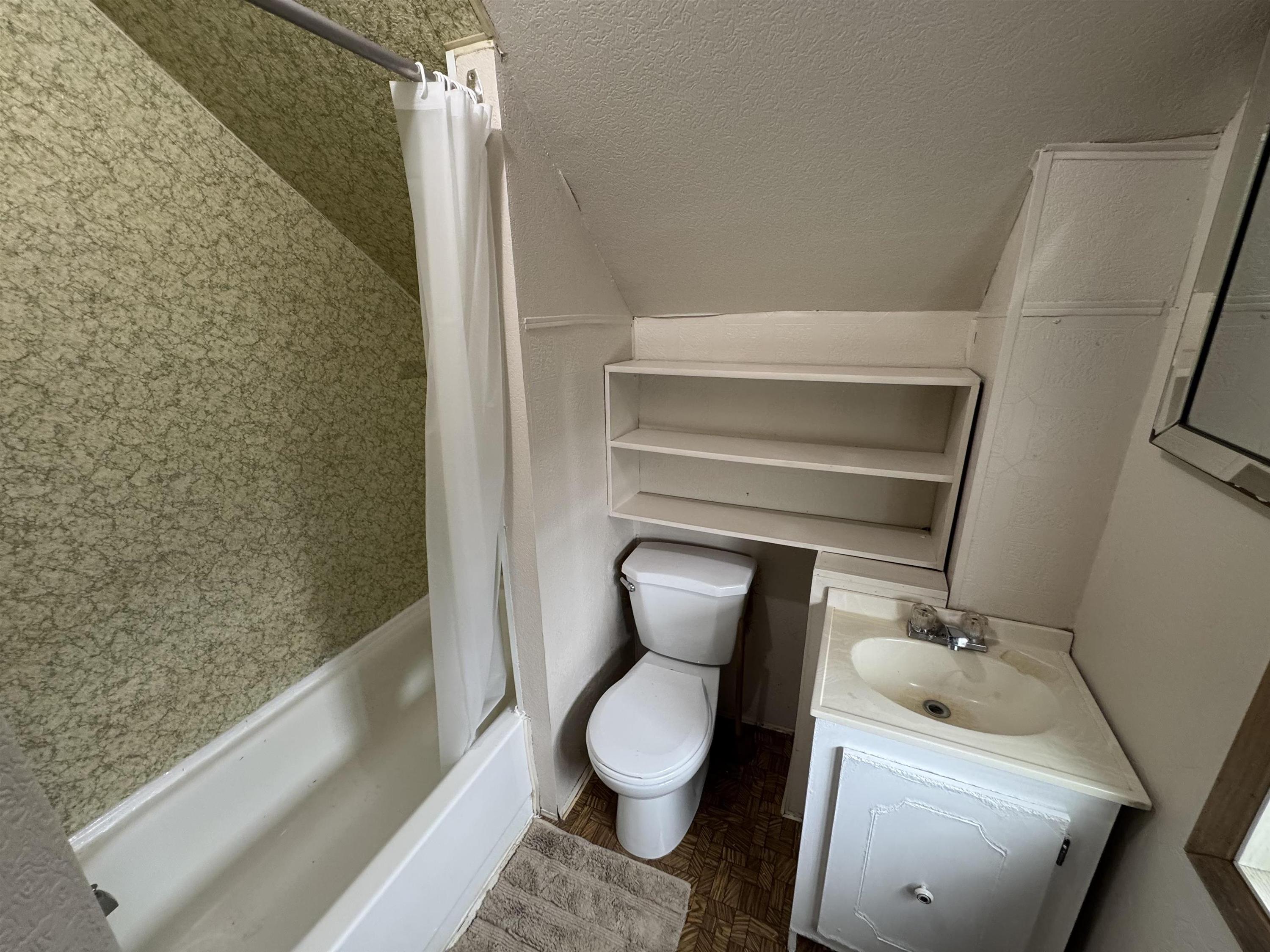 94 Empress Ave. S., Thunder Bay, ON - Indoor Photo Showing Bathroom