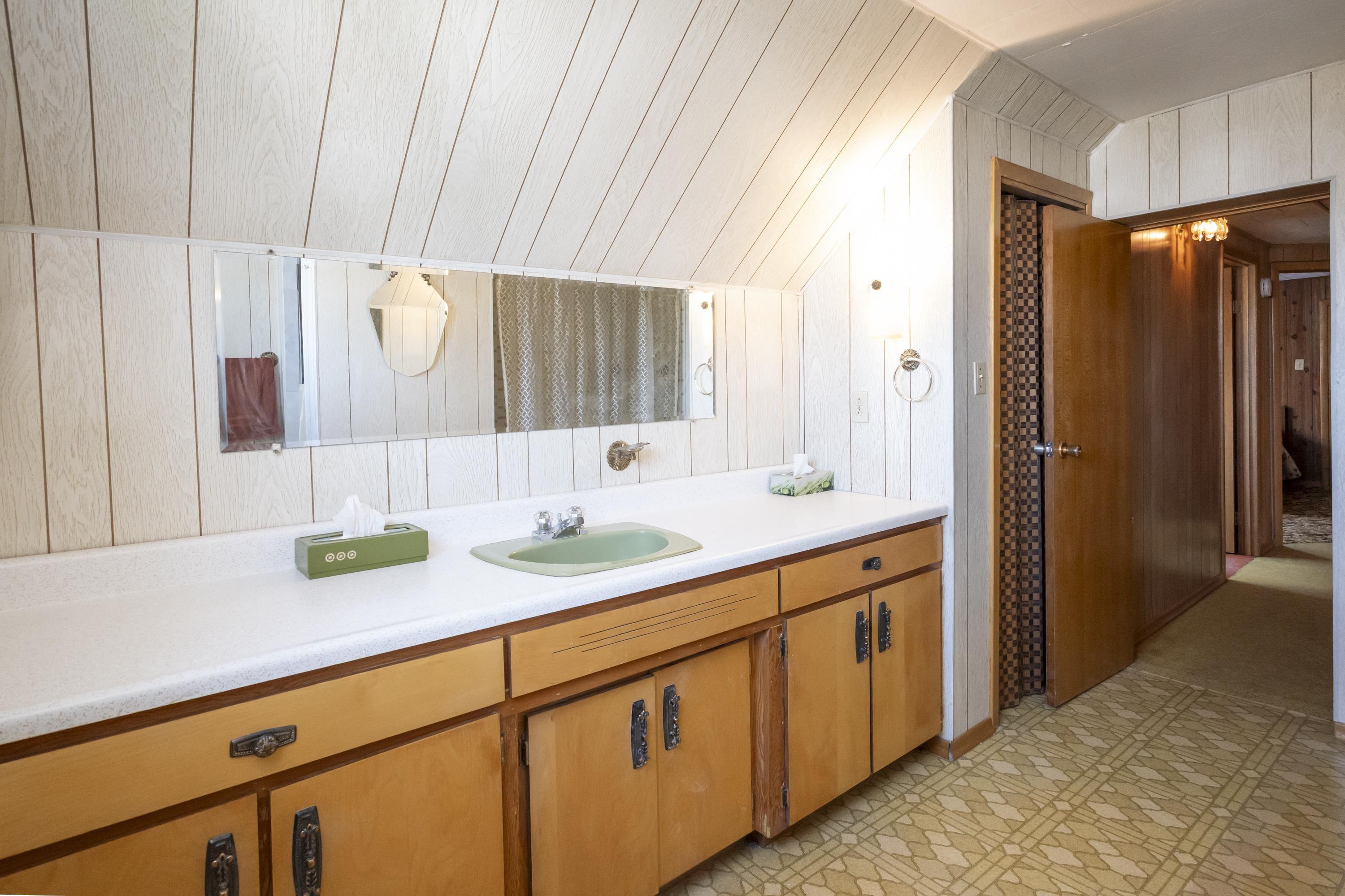 520 Mcpherson Street, Thunder Bay, ON - Indoor Photo Showing Bathroom
