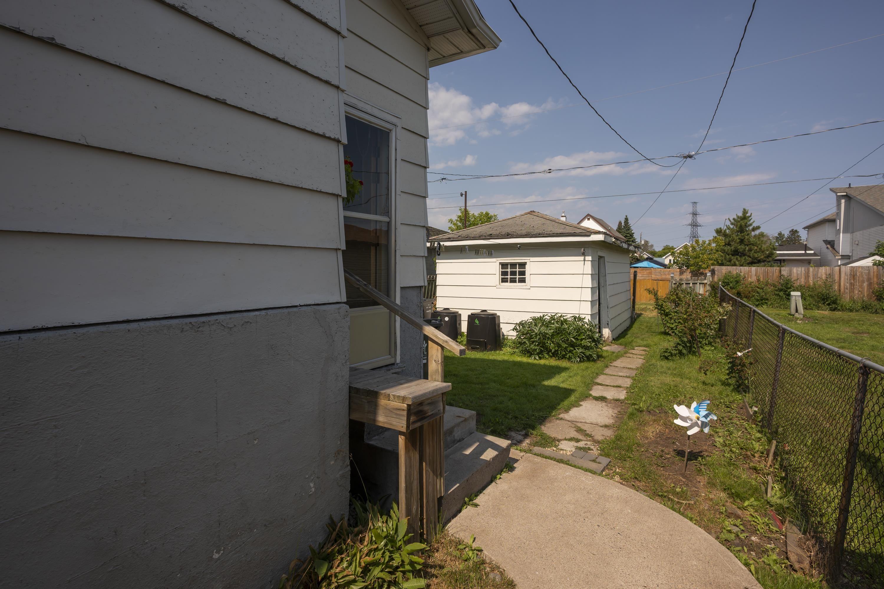 520 Mcpherson Street, Thunder Bay, ON - Outdoor With Exterior