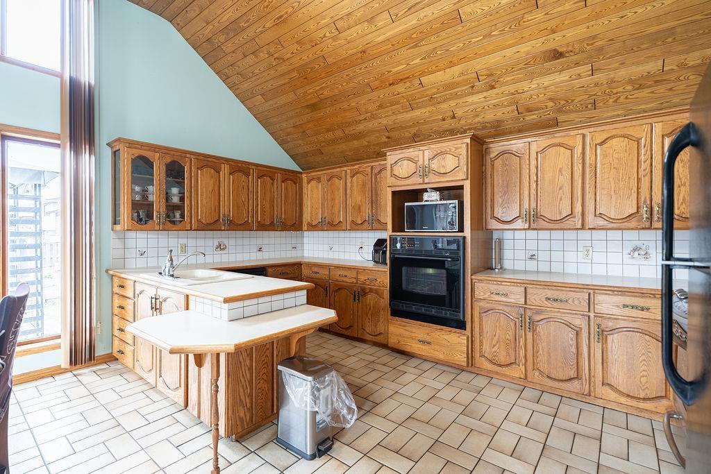 88 Carl Ave., Thunder Bay, ON - Indoor Photo Showing Kitchen
