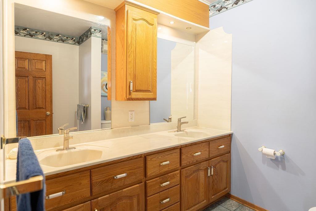 88 Carl Ave., Thunder Bay, ON - Indoor Photo Showing Bathroom