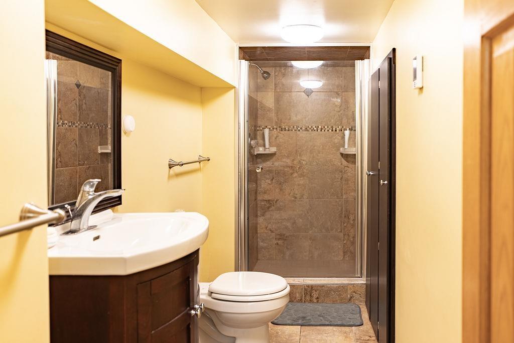 88 Carl Ave., Thunder Bay, ON - Indoor Photo Showing Bathroom