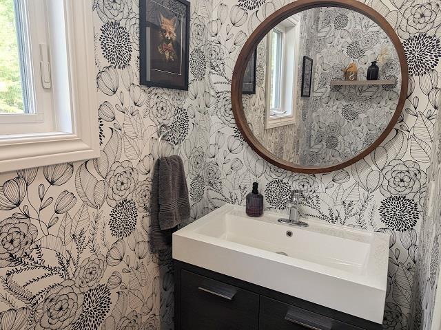 9 Willow Court, Dryden, ON - Indoor Photo Showing Bathroom