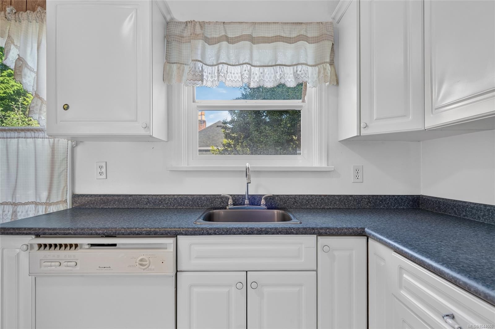 146 Medana St, Victoria, BC