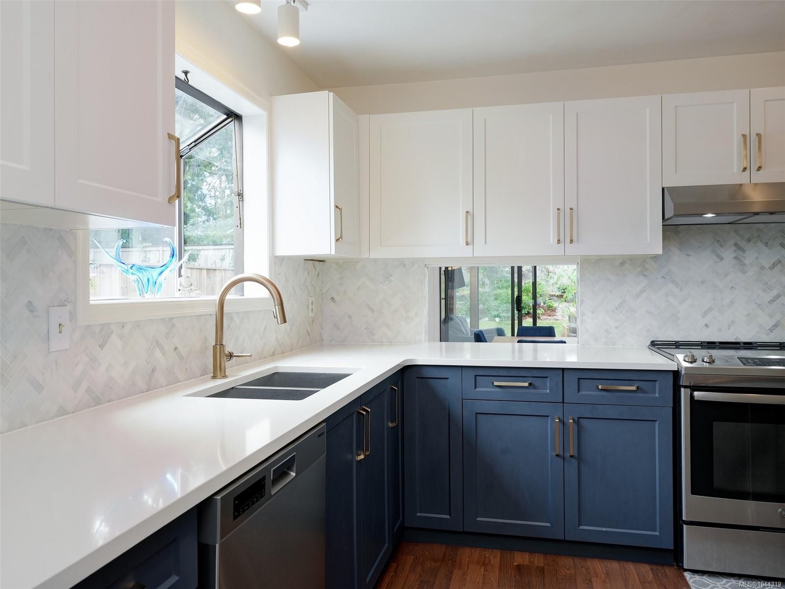 #9-1309 Mckenzie Ave, Saanich, BC