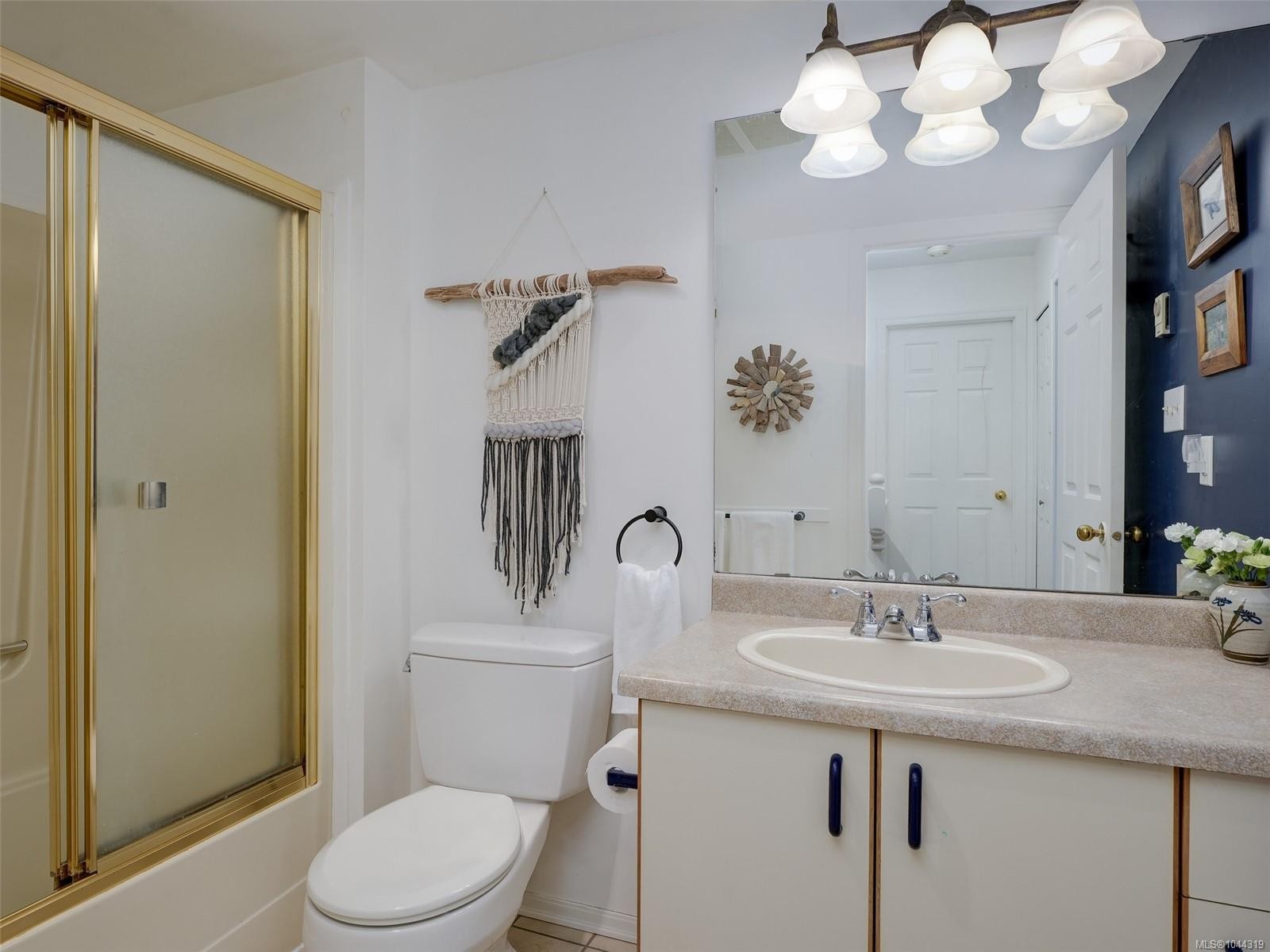 #9-1309 Mckenzie Ave, Saanich, BC