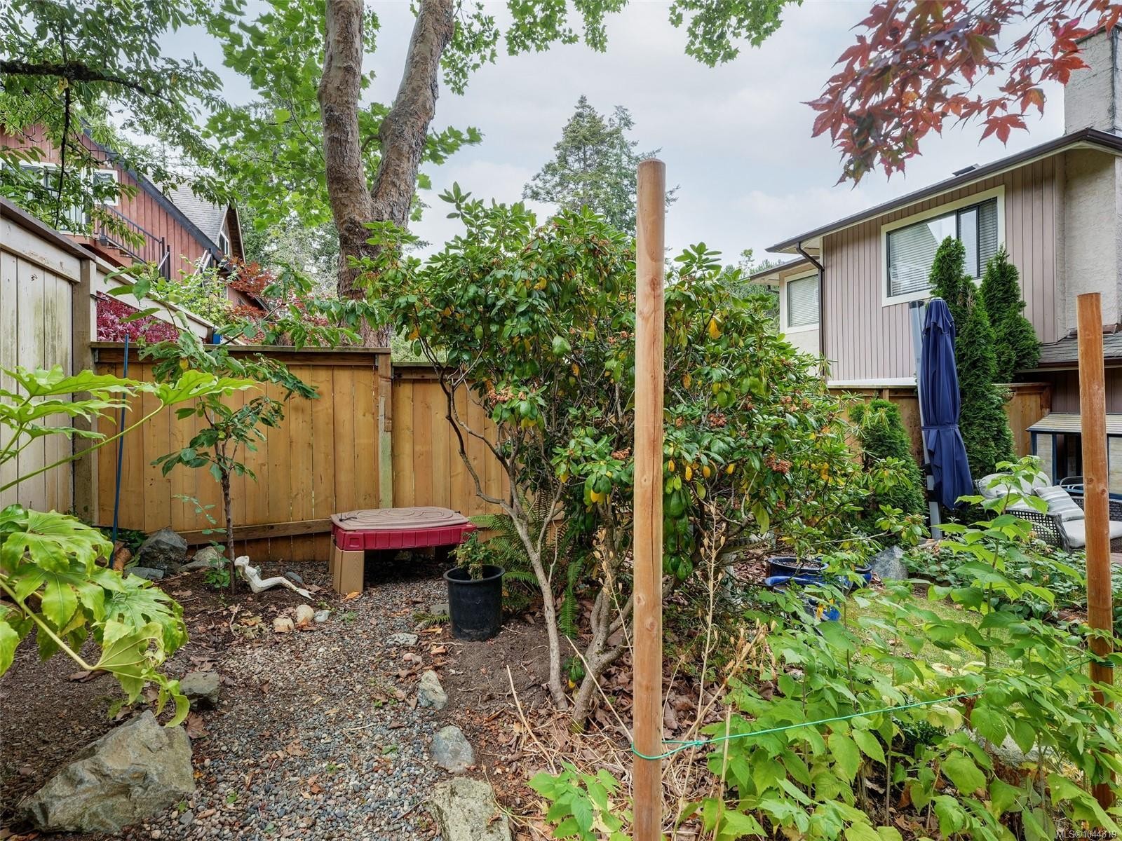 #9-1309 Mckenzie Ave, Saanich, BC