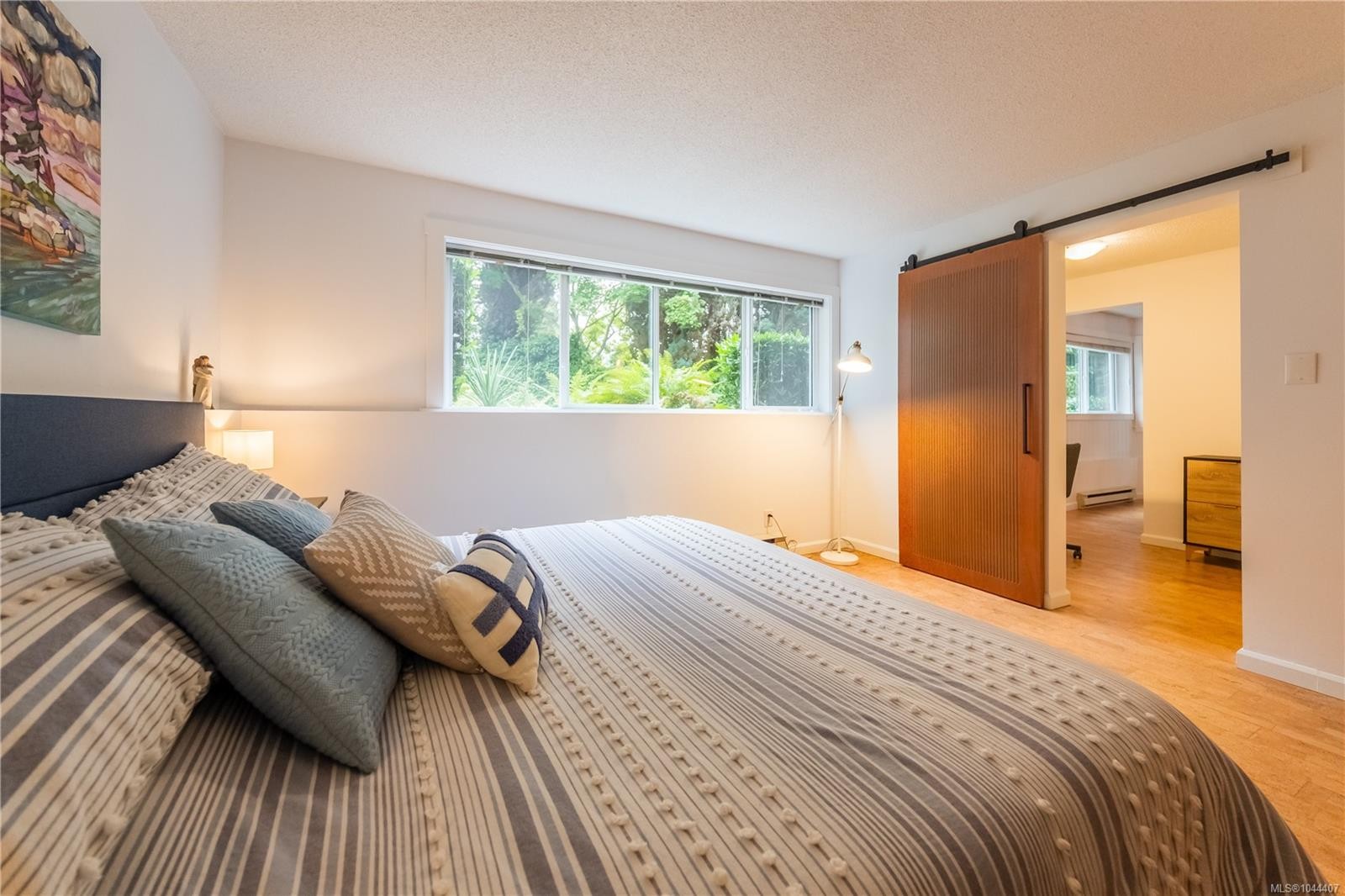 #112-2562 Departure Bay Rd, Nanaimo, BC - Indoor Photo Showing Bedroom