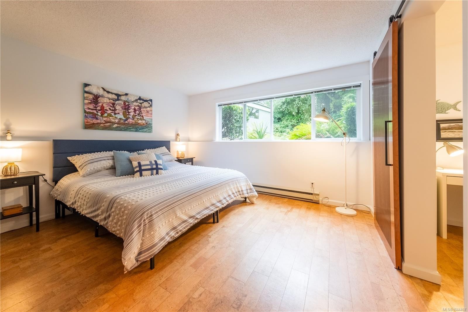 #112-2562 Departure Bay Rd, Nanaimo, BC - Indoor Photo Showing Bedroom