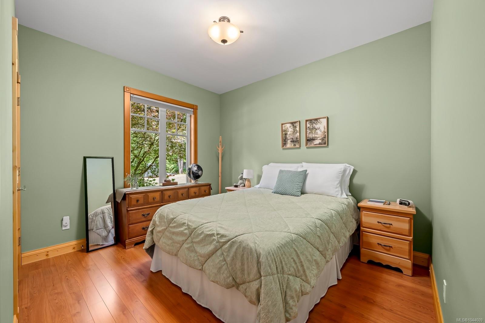 307 Bates Dr, Fanny Bay, BC