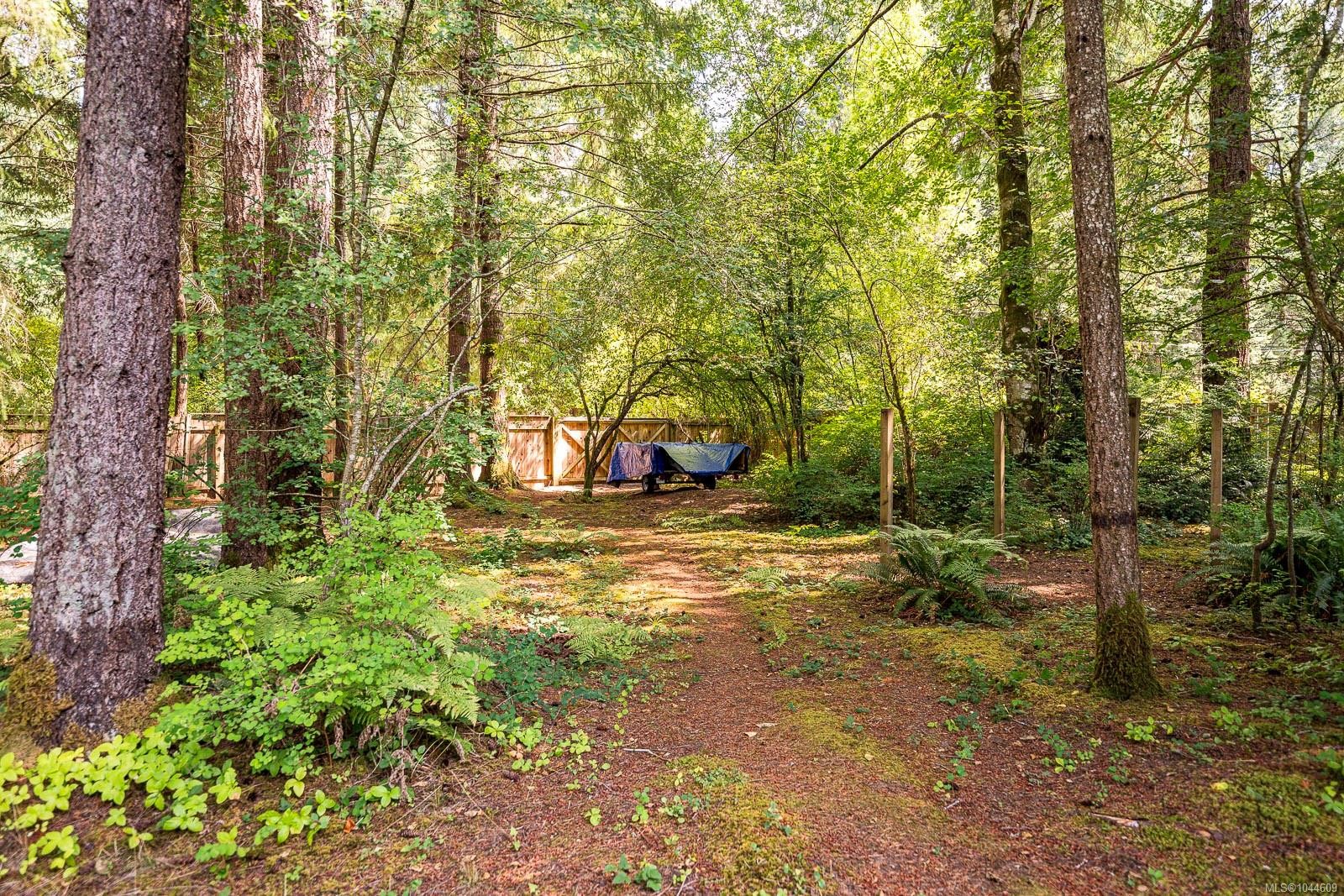 307 Bates Dr, Fanny Bay, BC