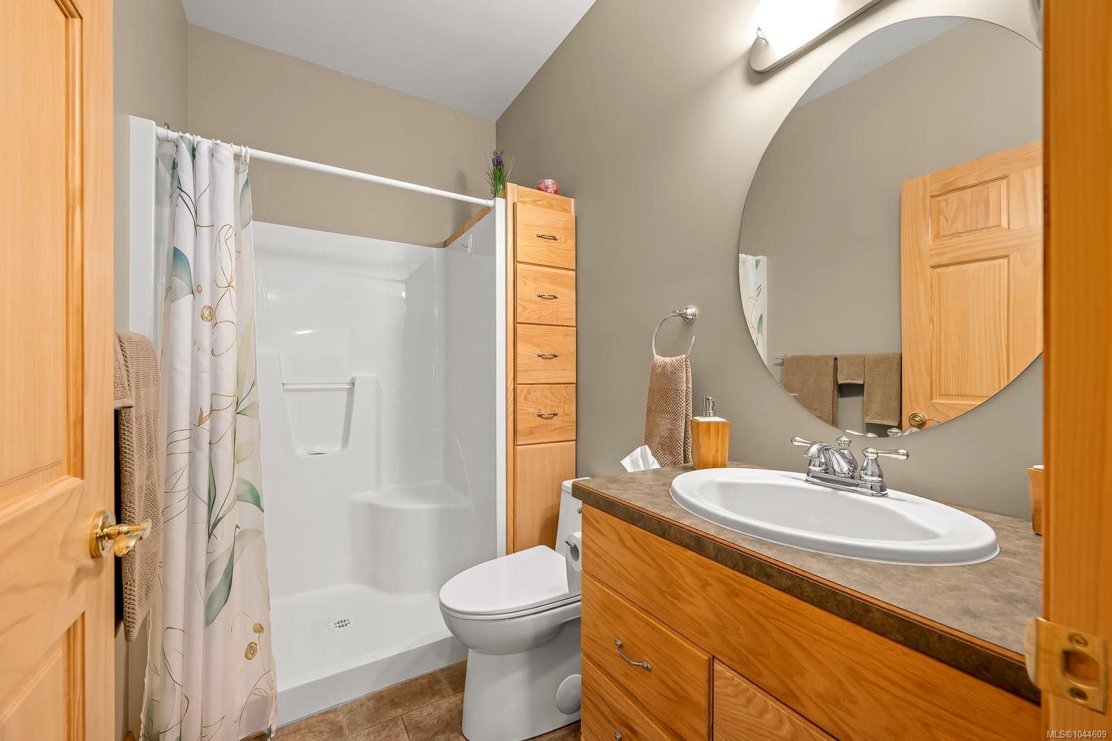 307 Bates Dr, Fanny Bay, BC