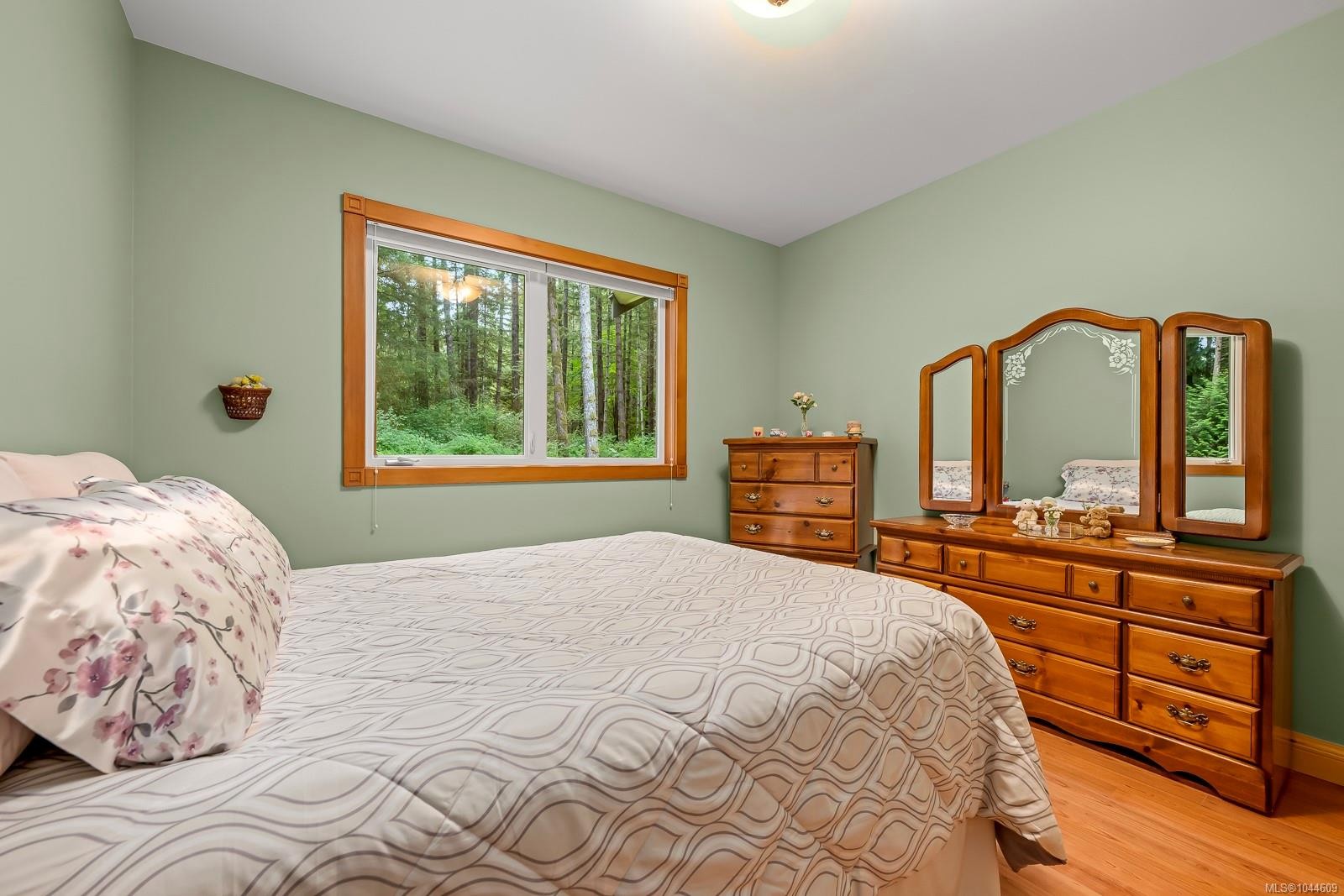 307 Bates Dr, Fanny Bay, BC