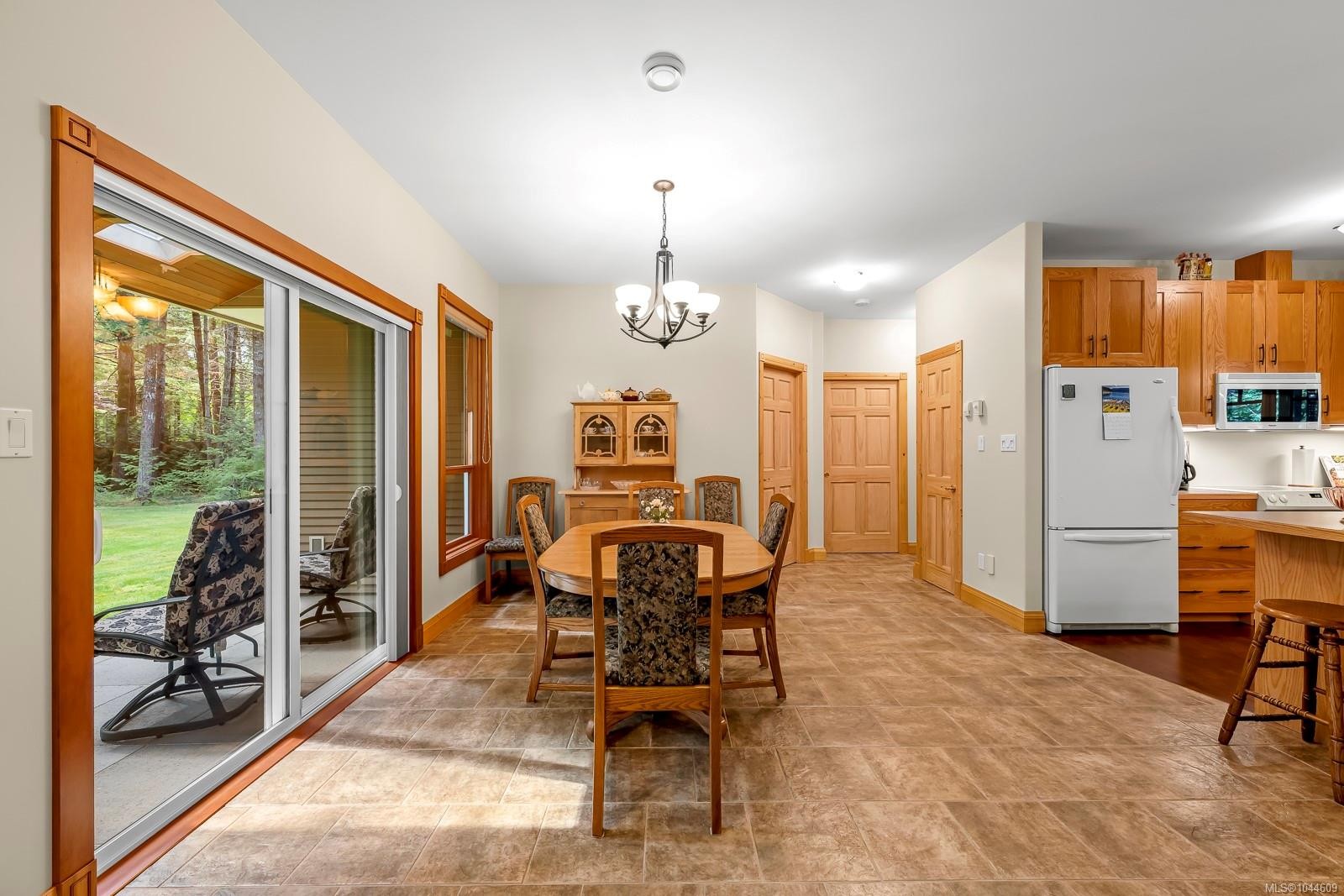 307 Bates Dr, Fanny Bay, BC