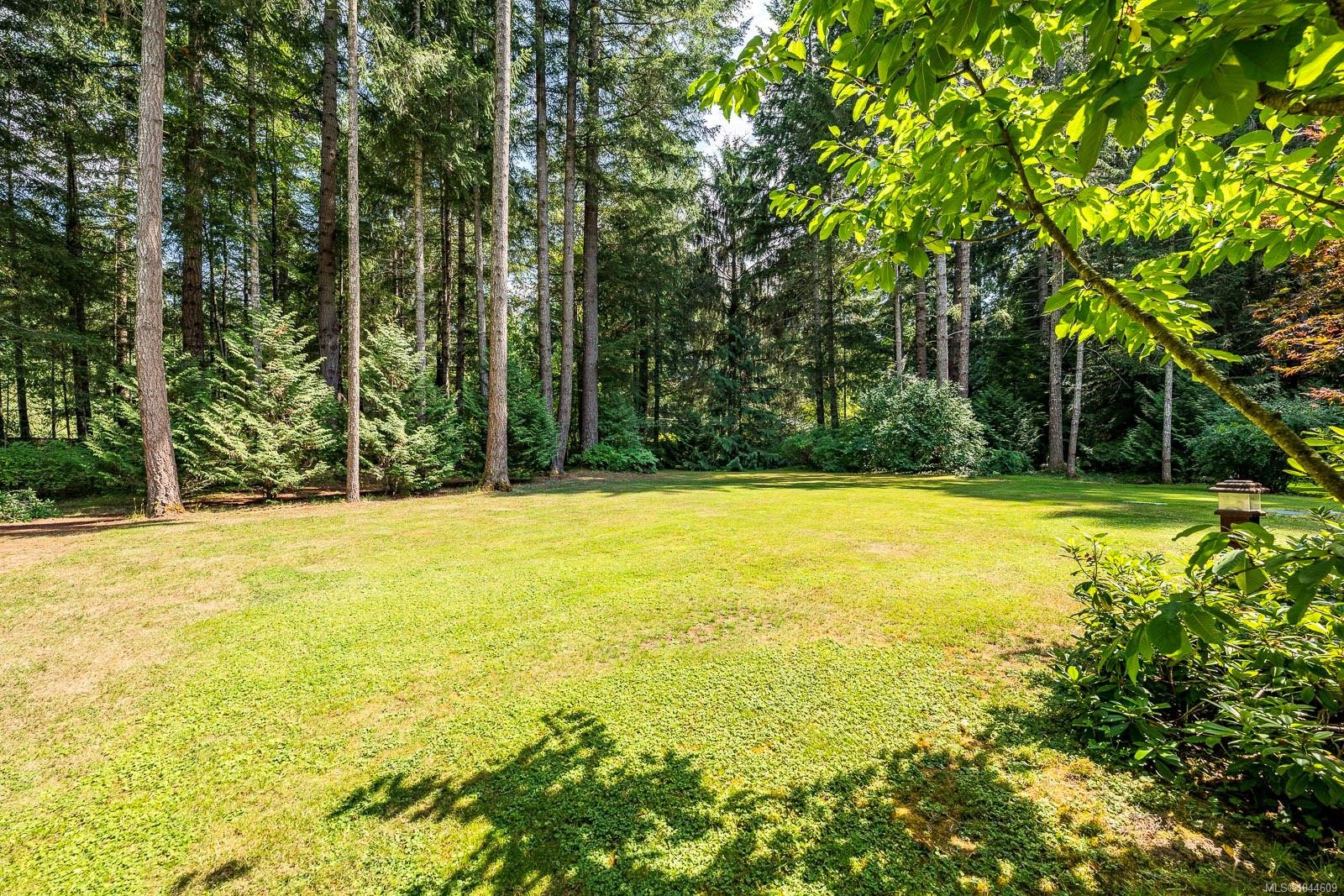 307 Bates Dr, Fanny Bay, BC