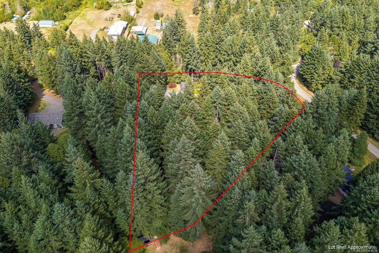 307 Bates Dr, Fanny Bay, BC