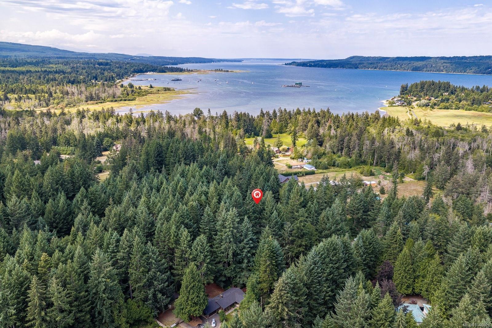 307 Bates Dr, Fanny Bay, BC