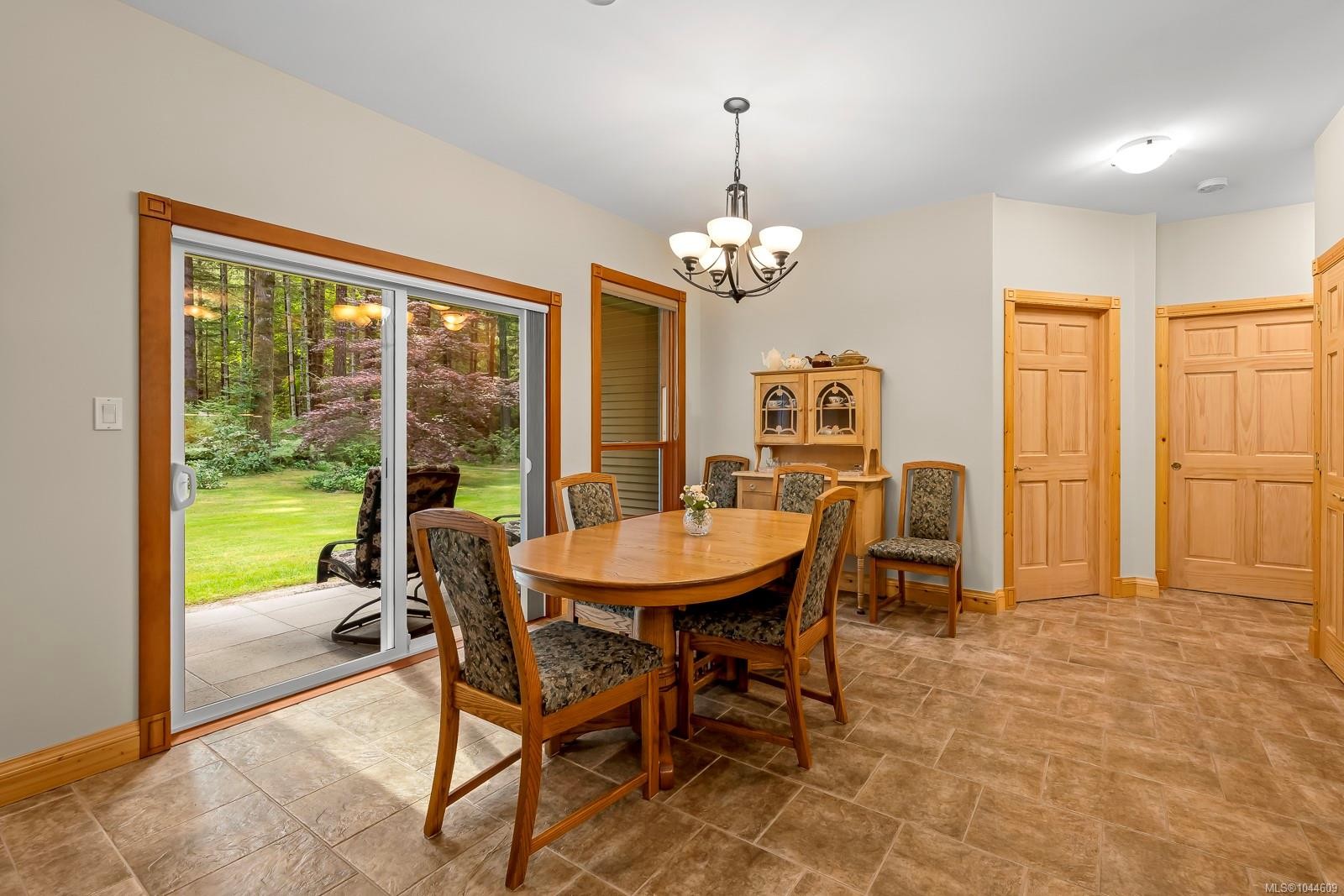307 Bates Dr, Fanny Bay, BC