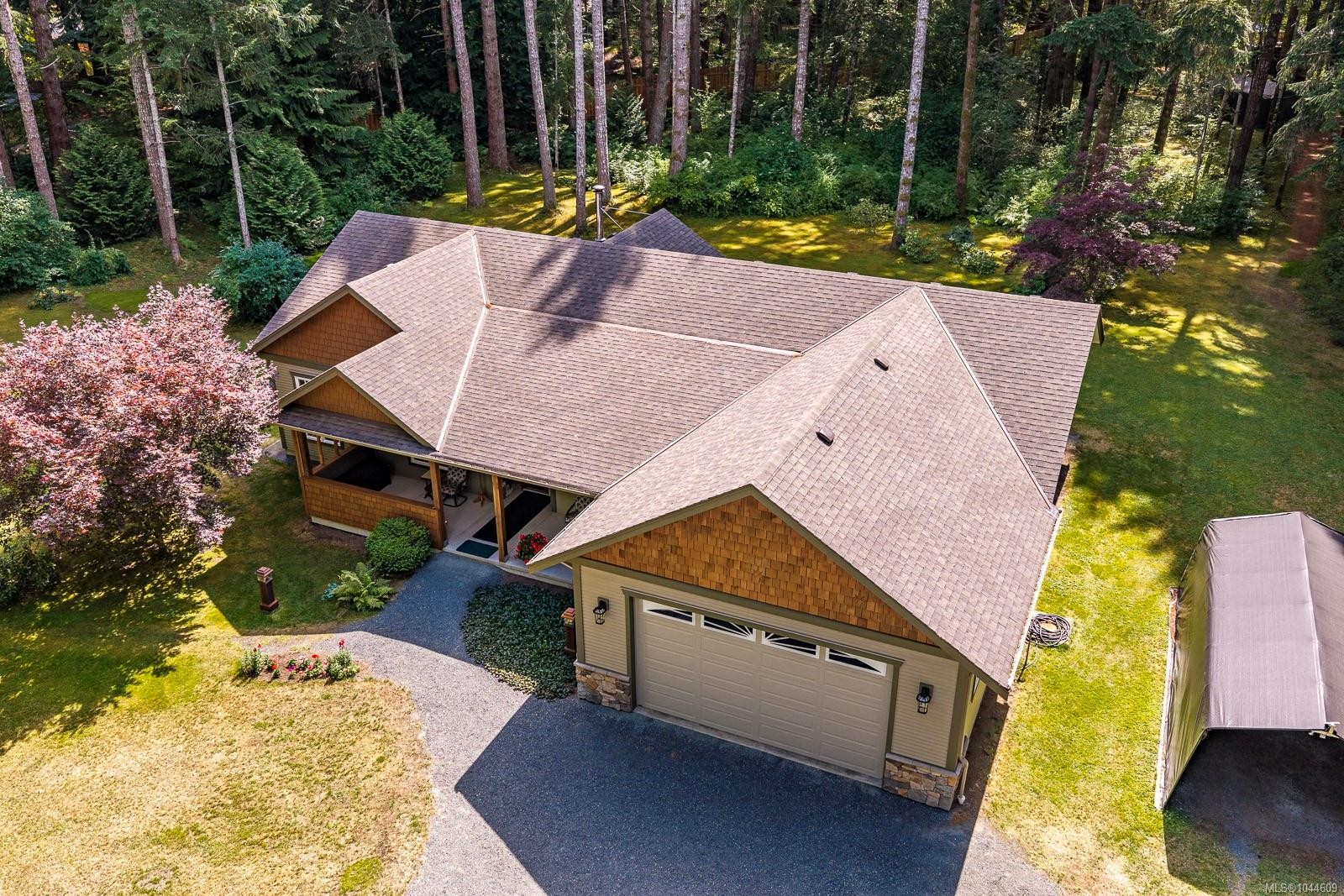 307 Bates Dr, Fanny Bay, BC