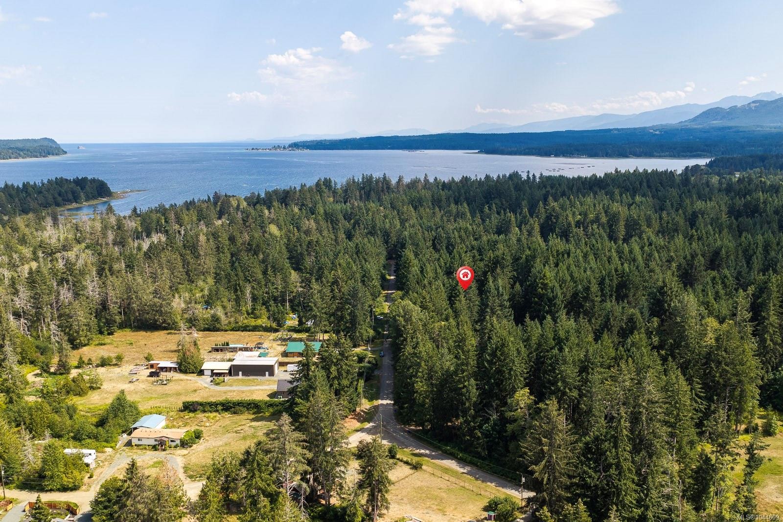 307 Bates Dr, Fanny Bay, BC