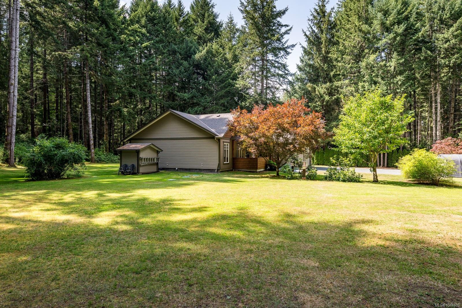 307 Bates Dr, Fanny Bay, BC