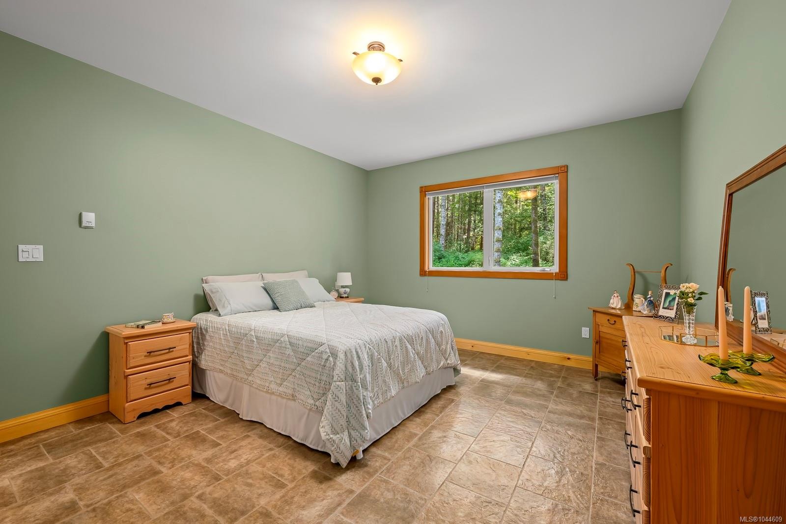 307 Bates Dr, Fanny Bay, BC