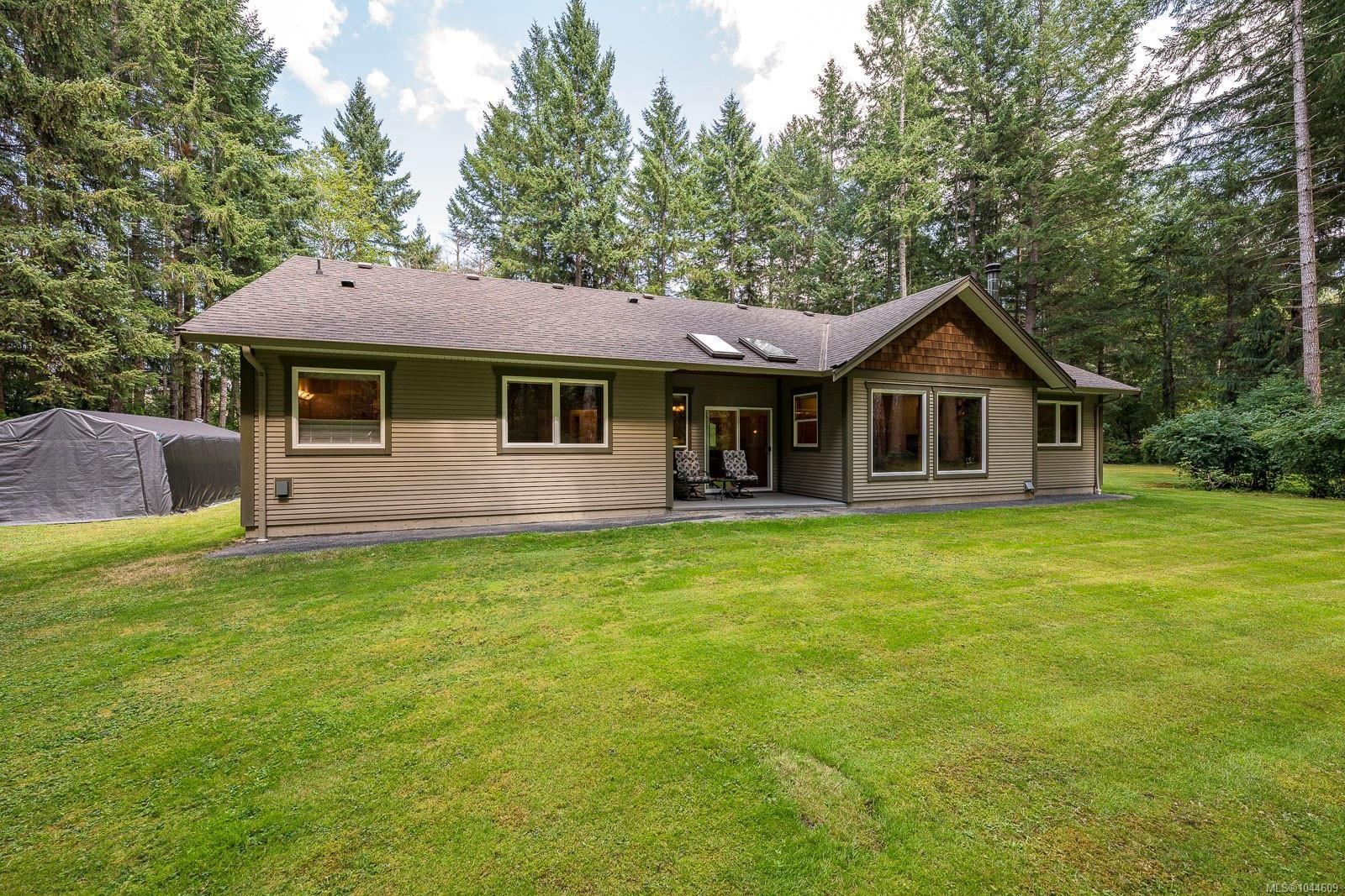 307 Bates Dr, Fanny Bay, BC