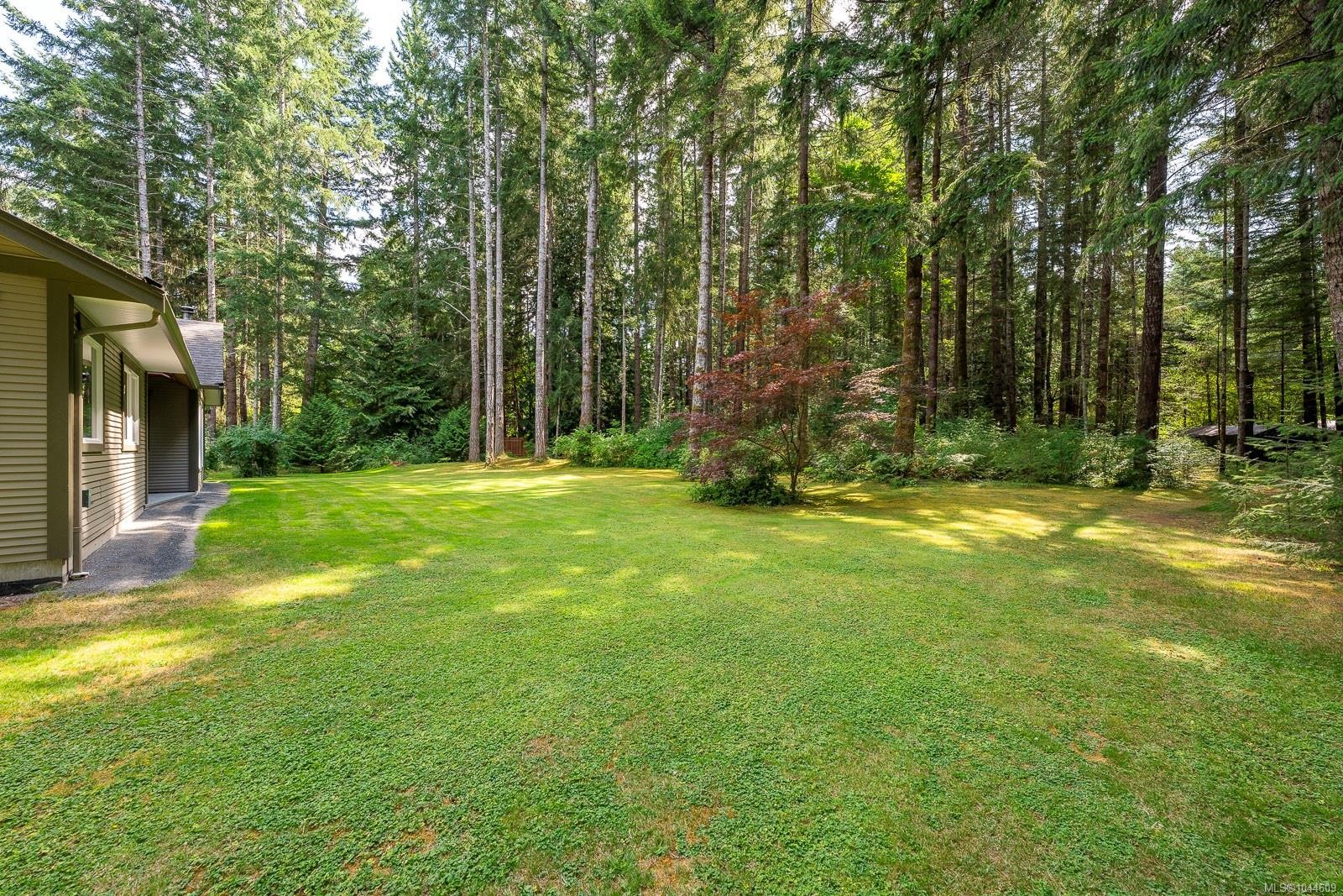 307 Bates Dr, Fanny Bay, BC